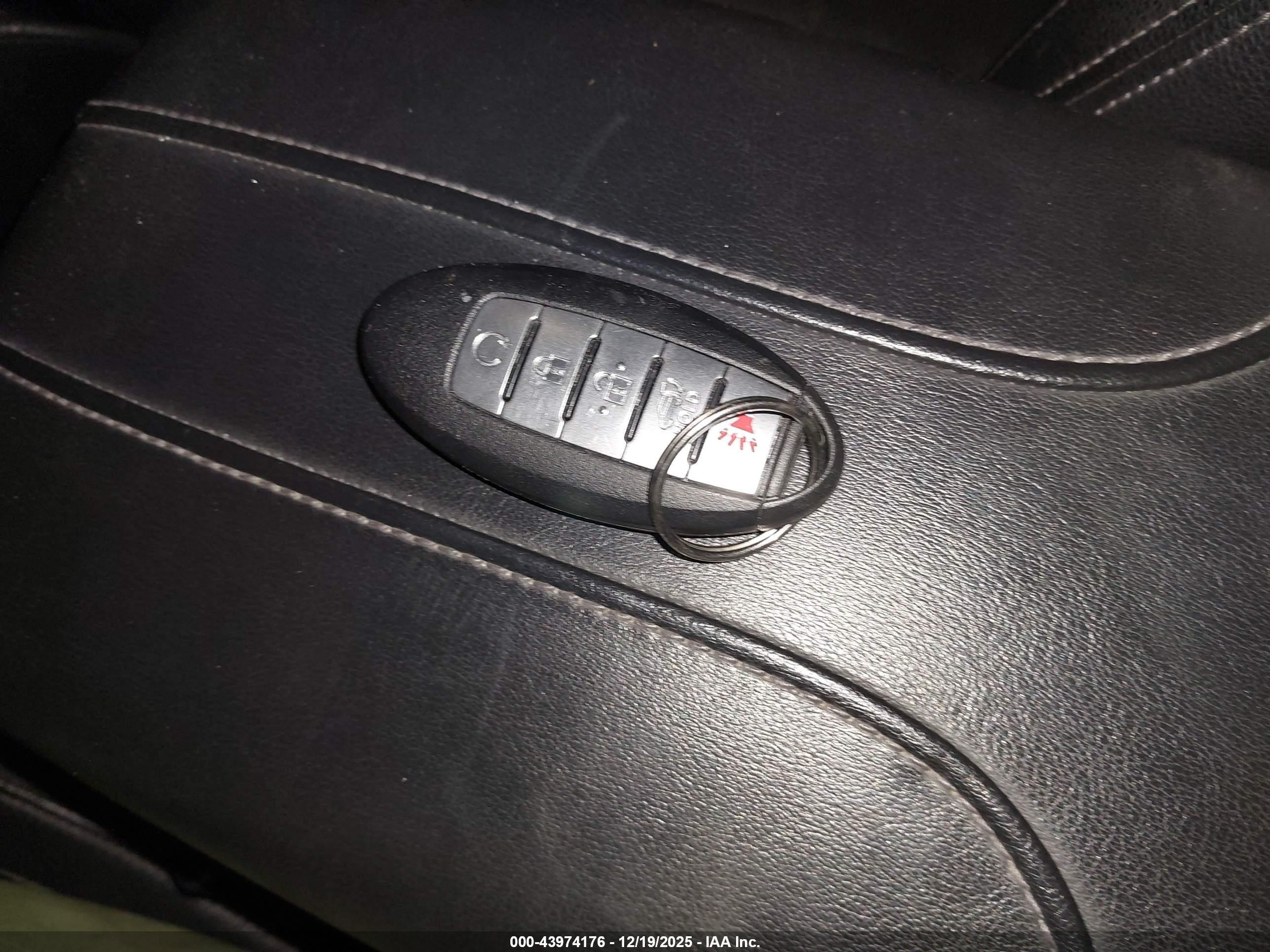 NISSAN ROGUE image 11