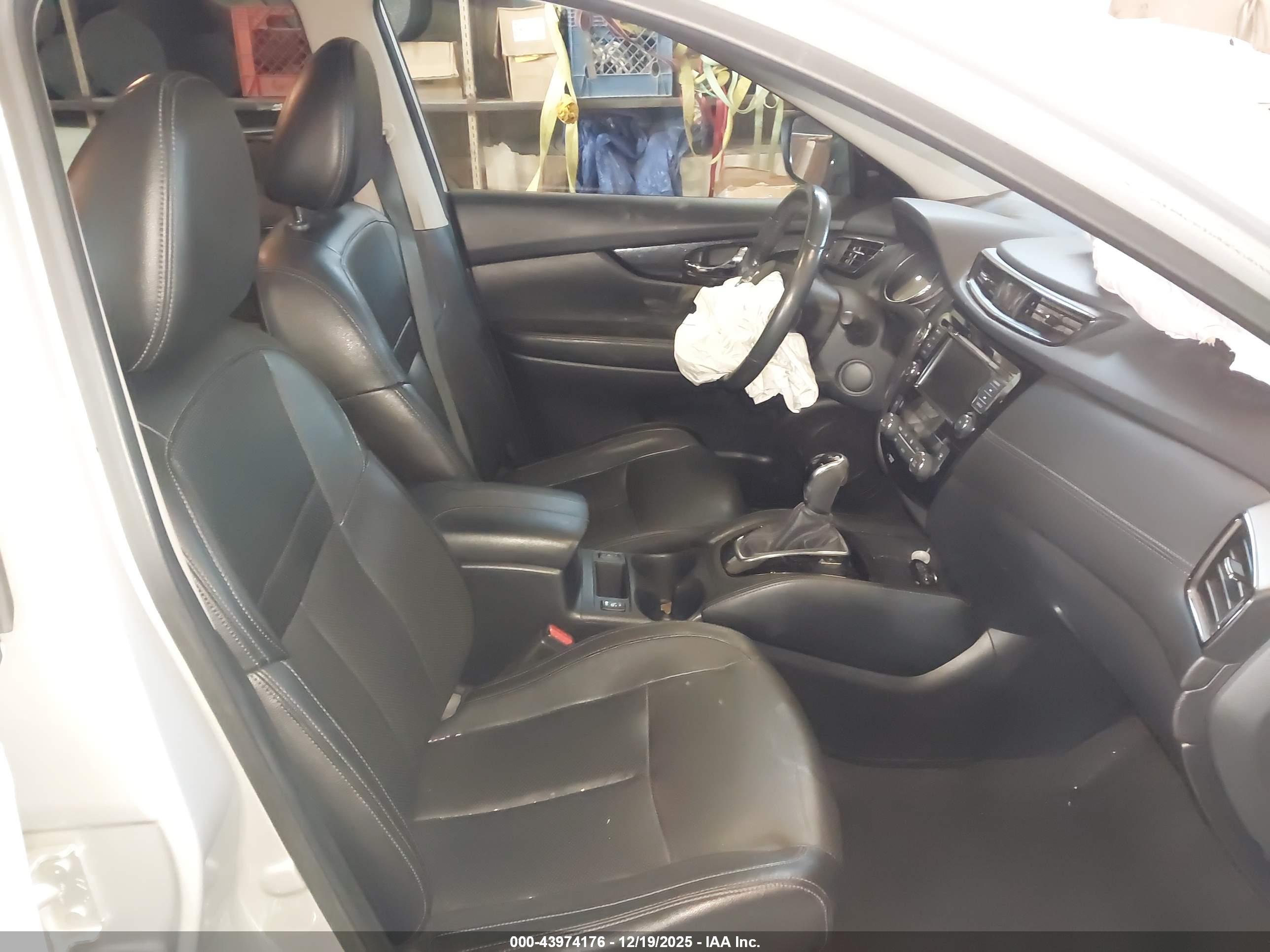 NISSAN ROGUE image 5