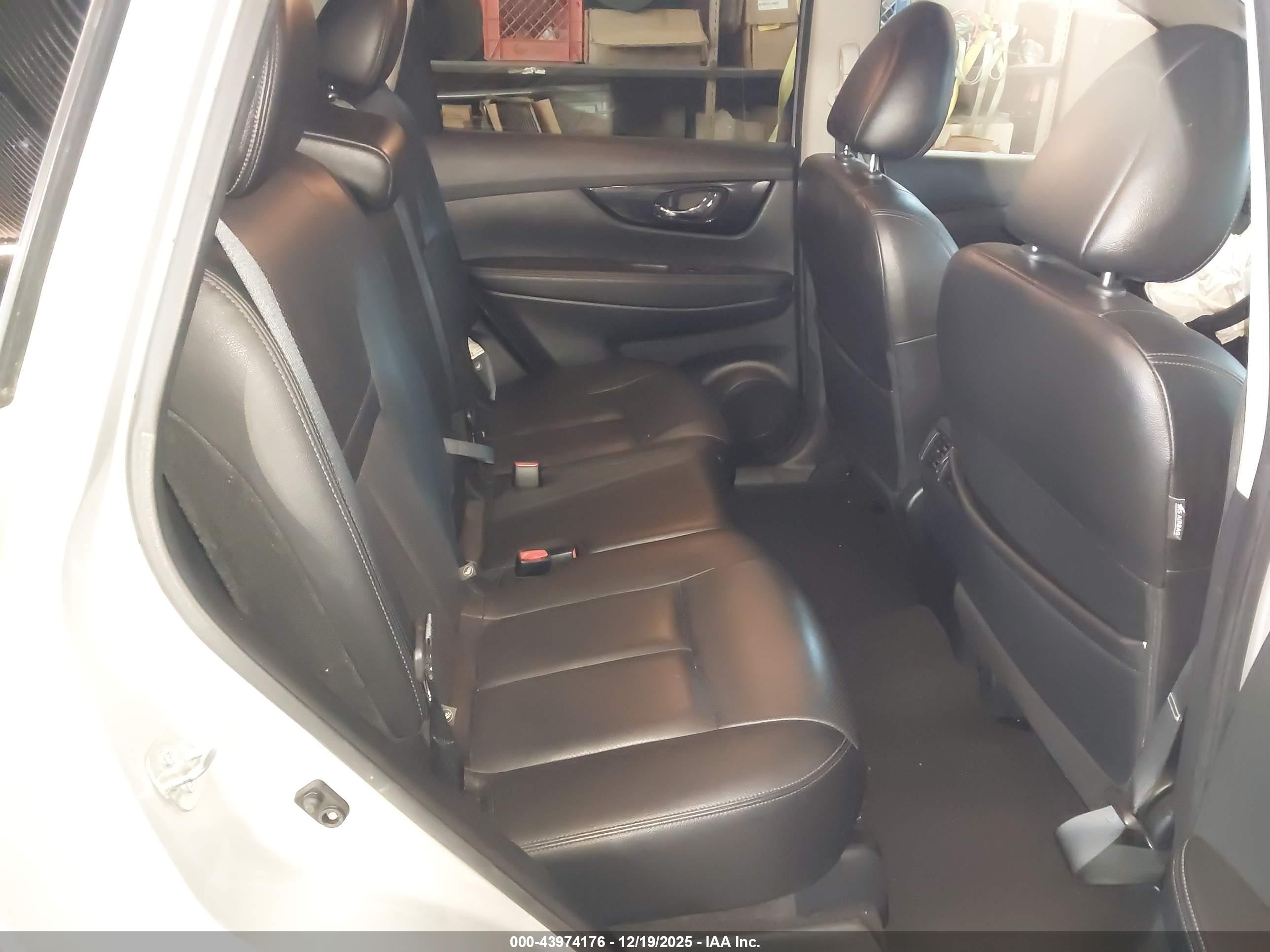 NISSAN ROGUE image 8