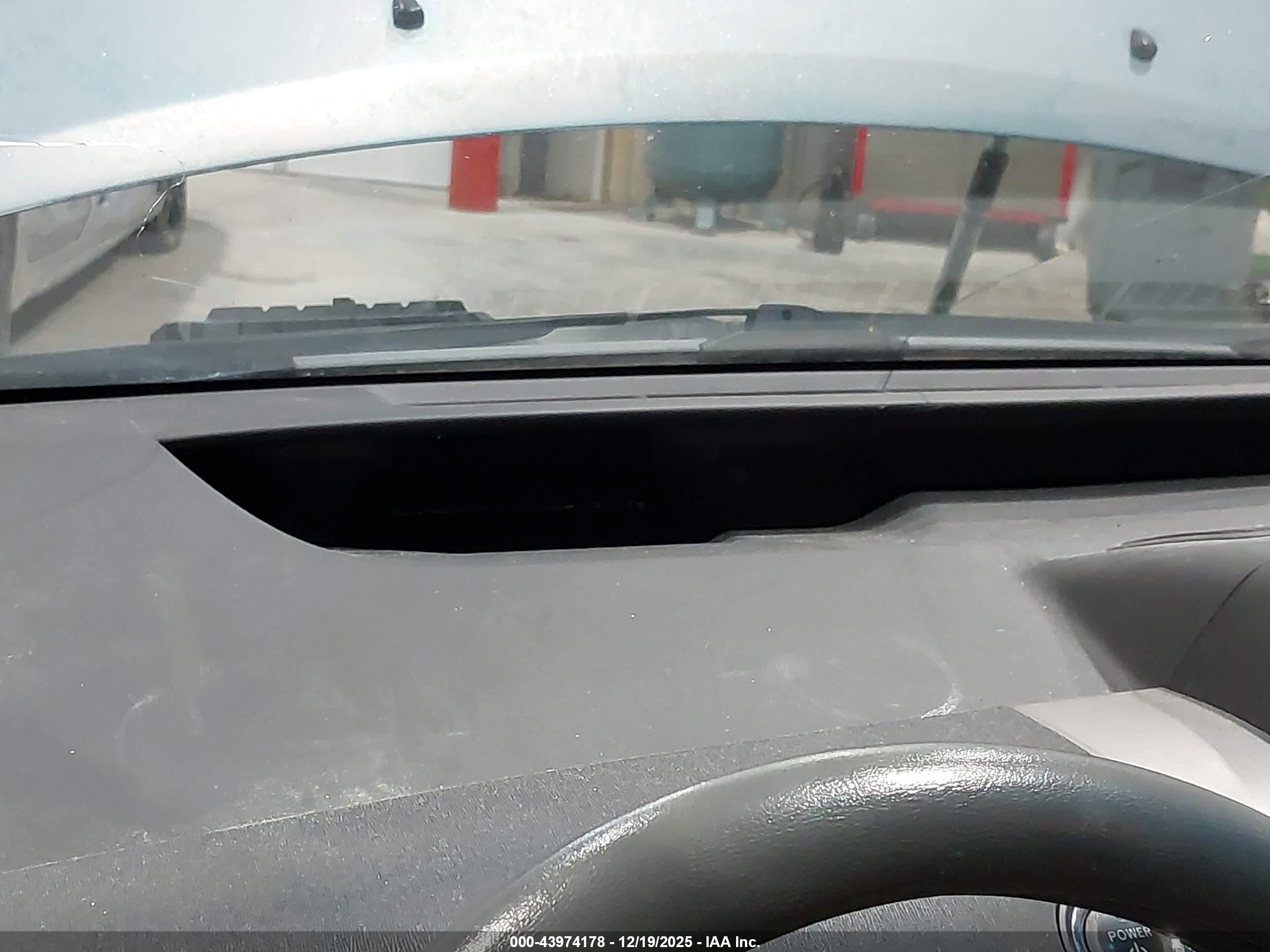 TOYOTA PRIUS image 7