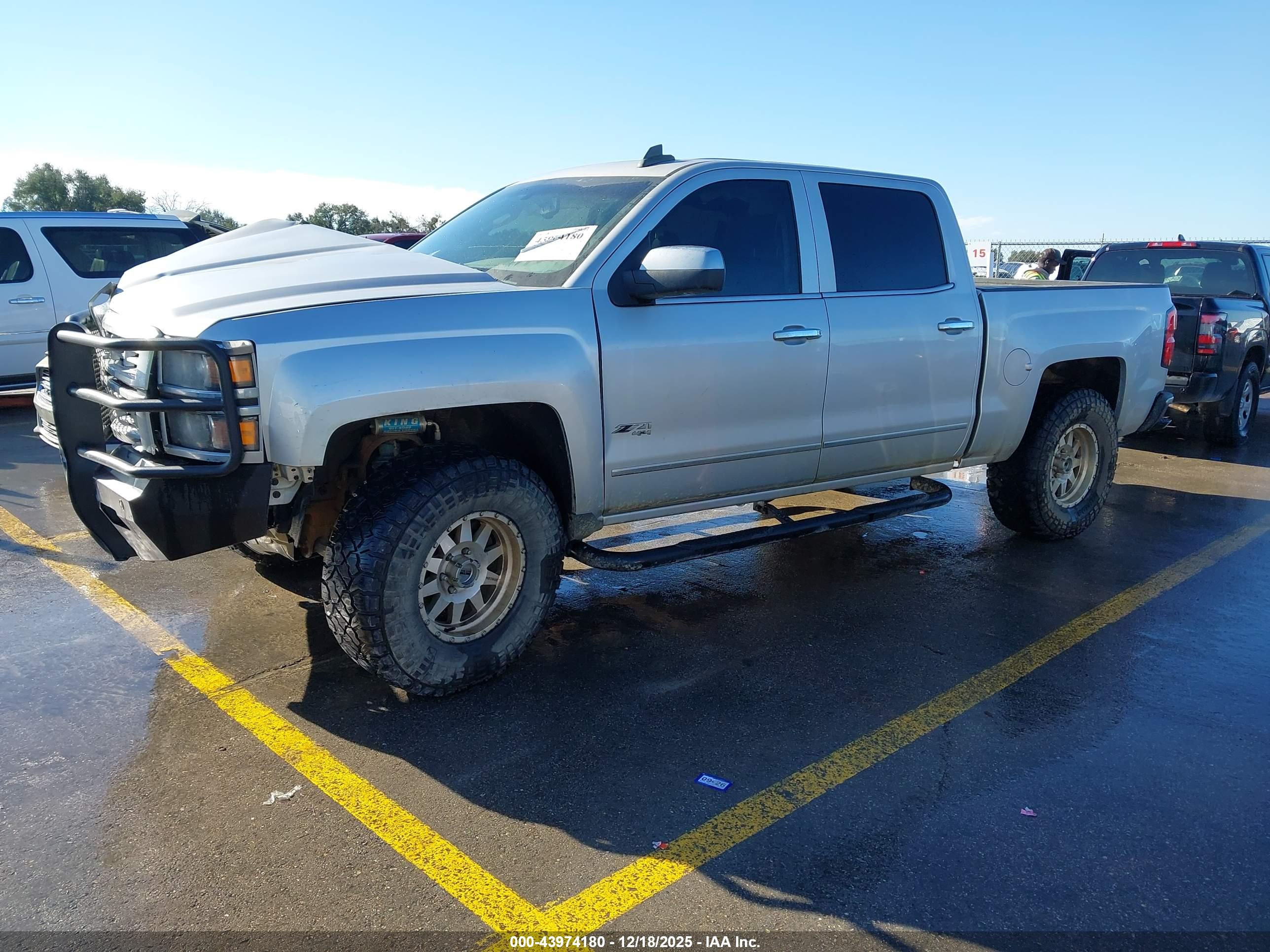 CHEVROLET SILVERADO image 2