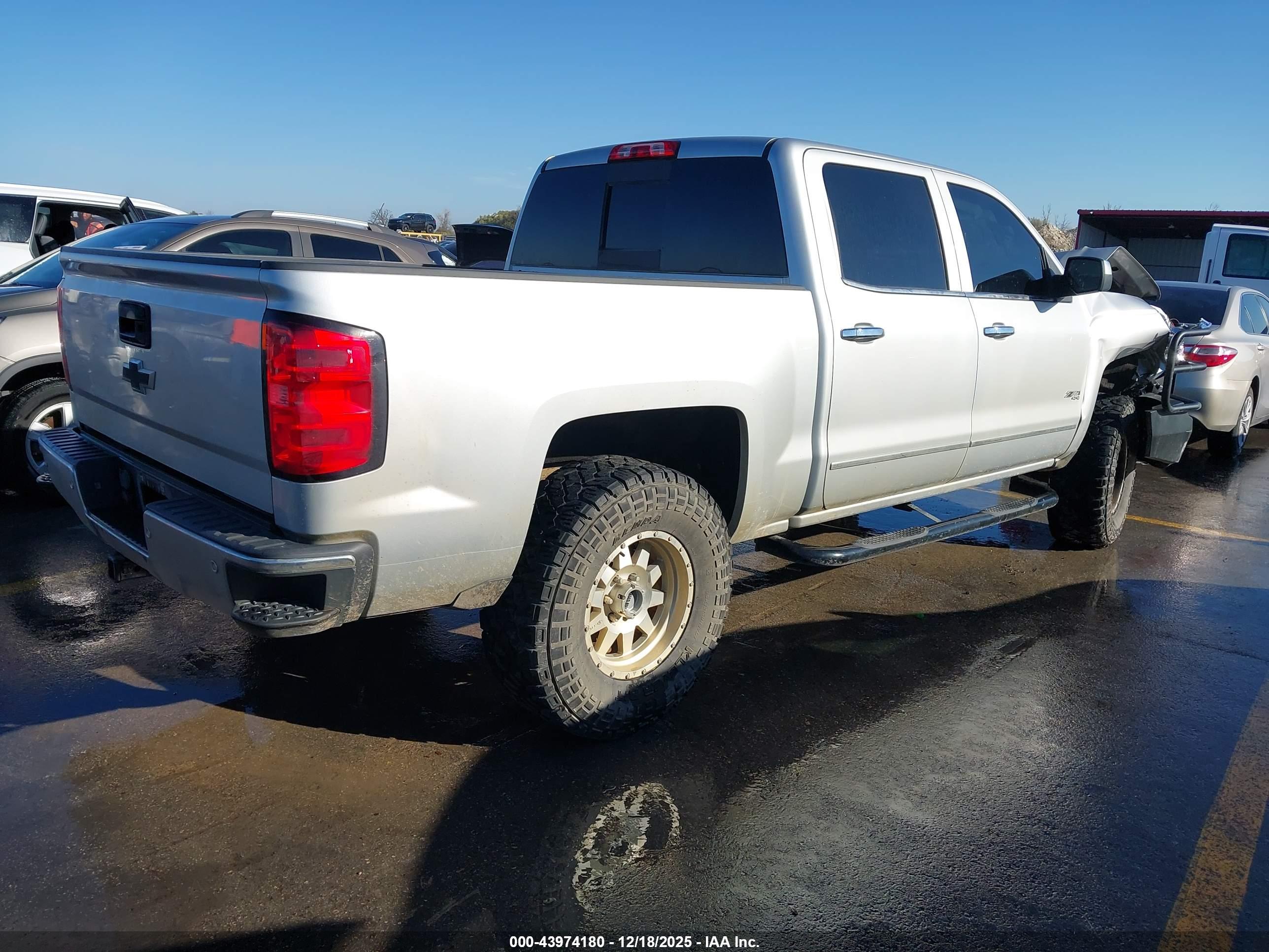 CHEVROLET SILVERADO image 4
