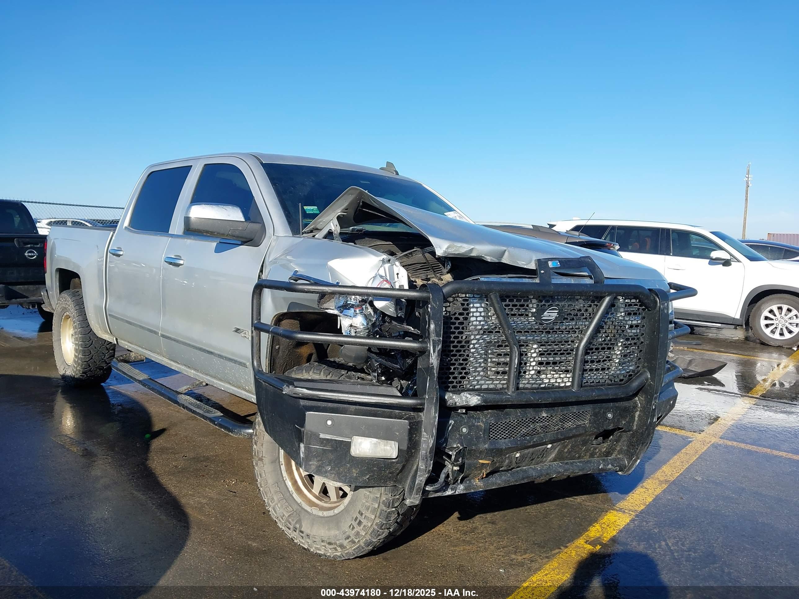 CHEVROLET SILVERADO image 6