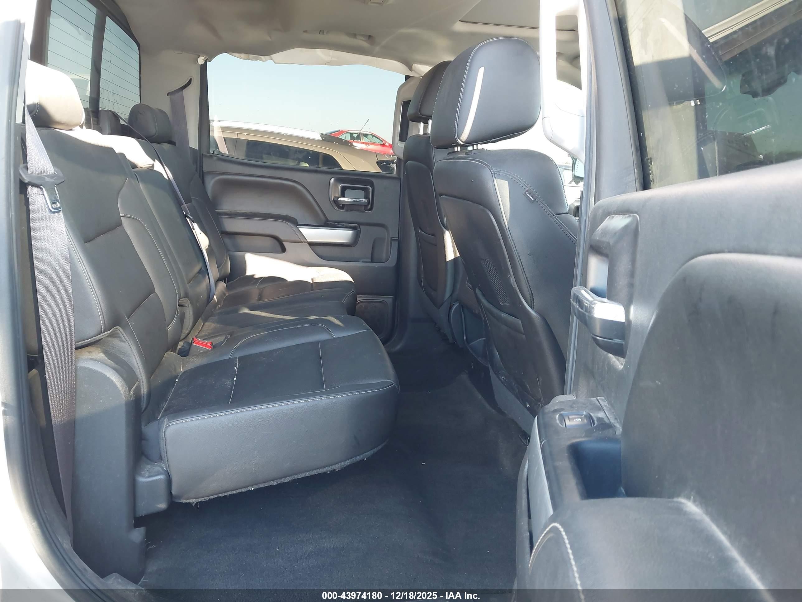 CHEVROLET SILVERADO image 8