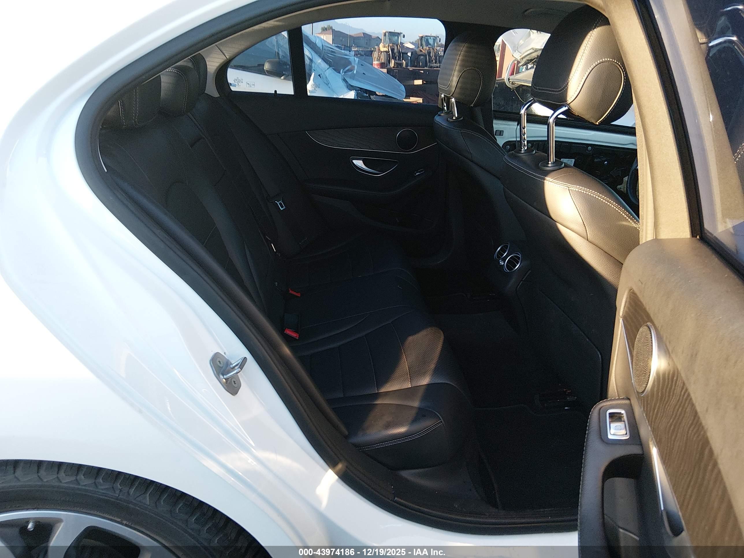 MERCEDES-BENZ C image 8