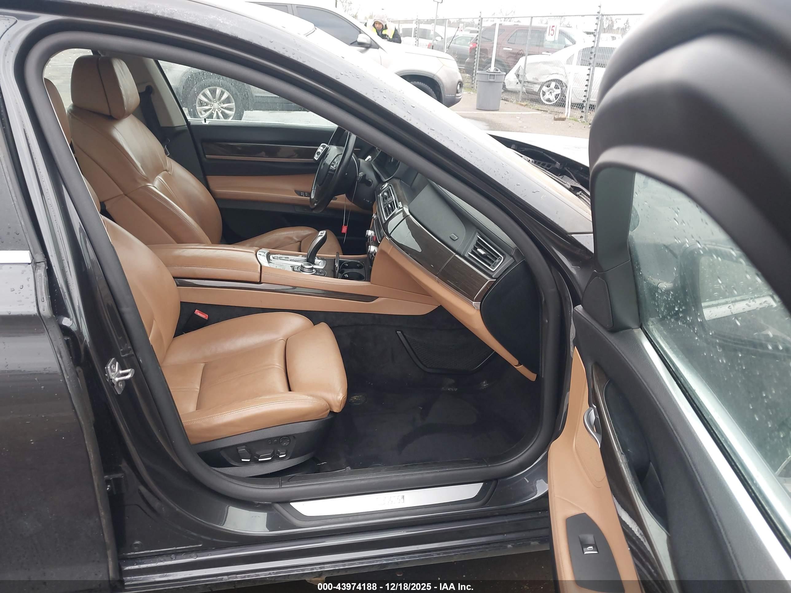 BMW 750I image 5