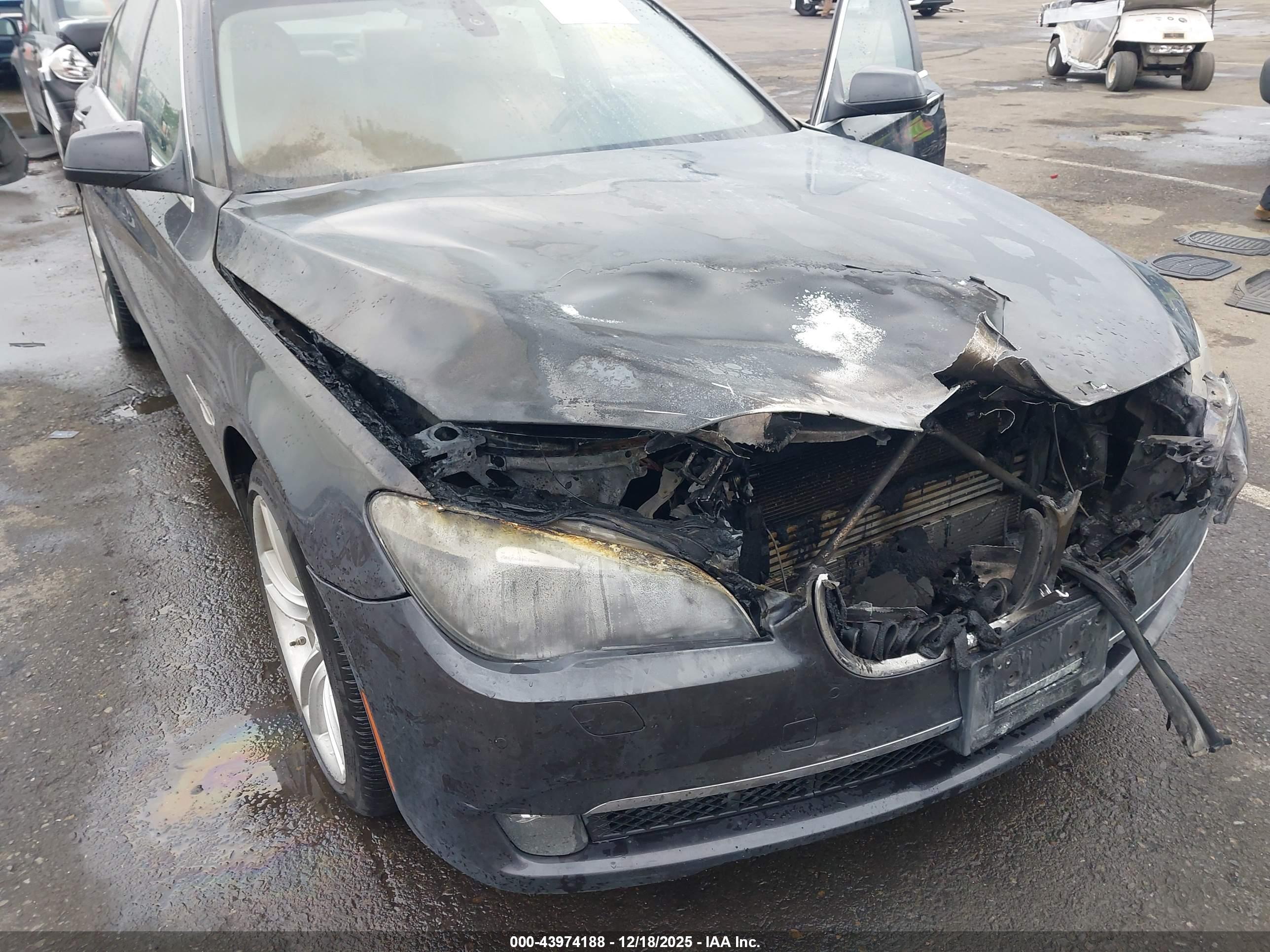 BMW 750I image 6