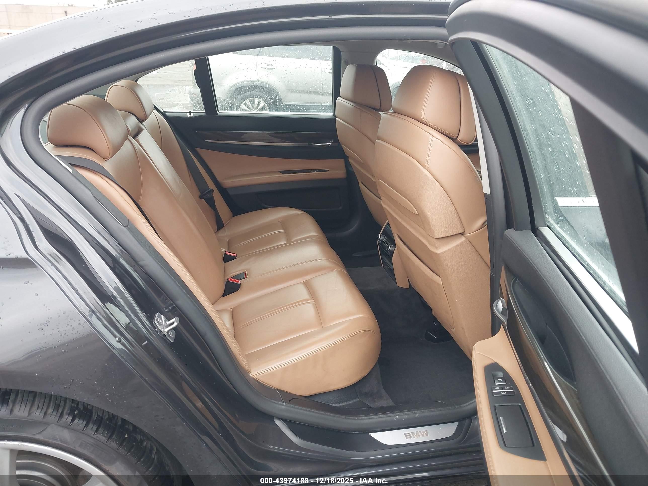 BMW 750I image 8