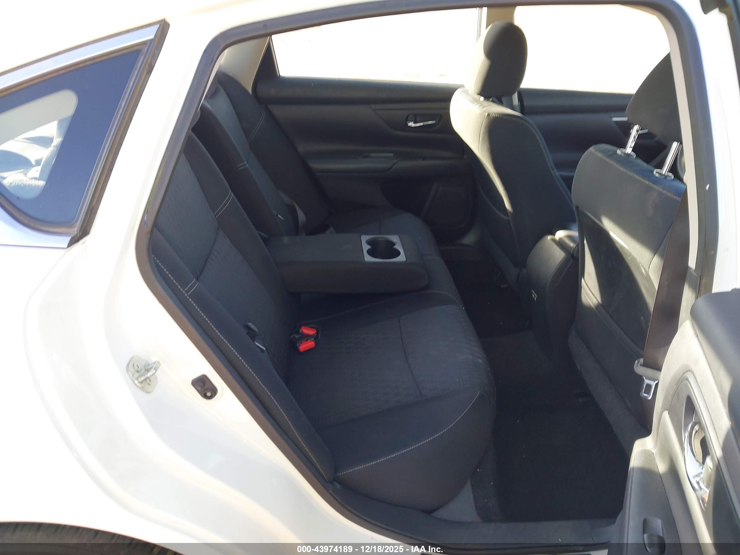 NISSAN ALTIMA image 8
