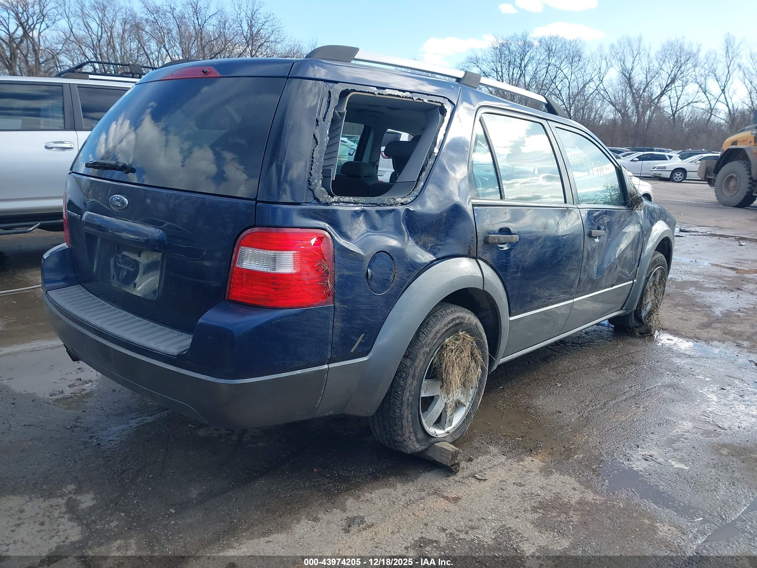 FORD FREESTYLE image 4