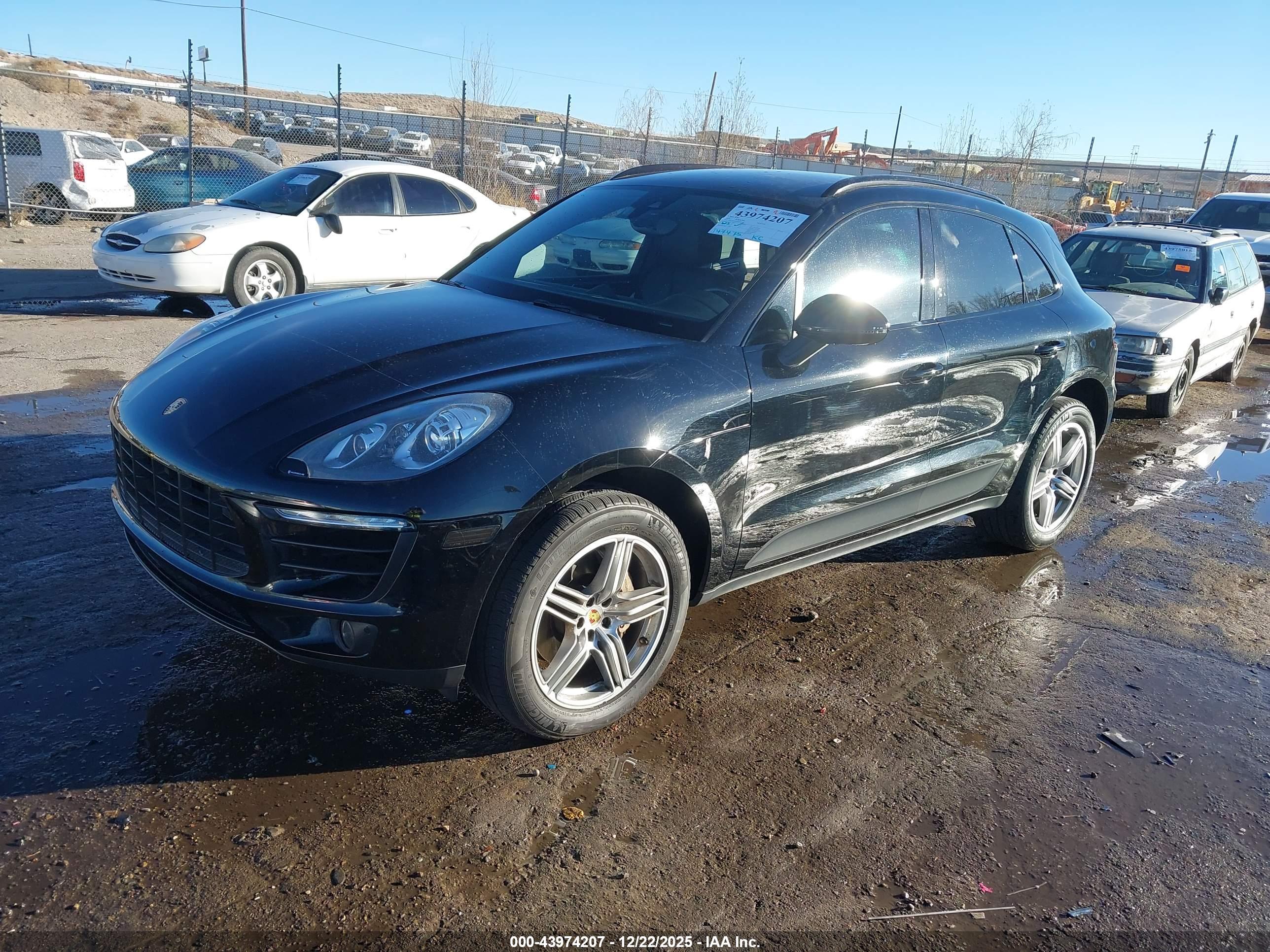 PORSCHE MACAN image 2