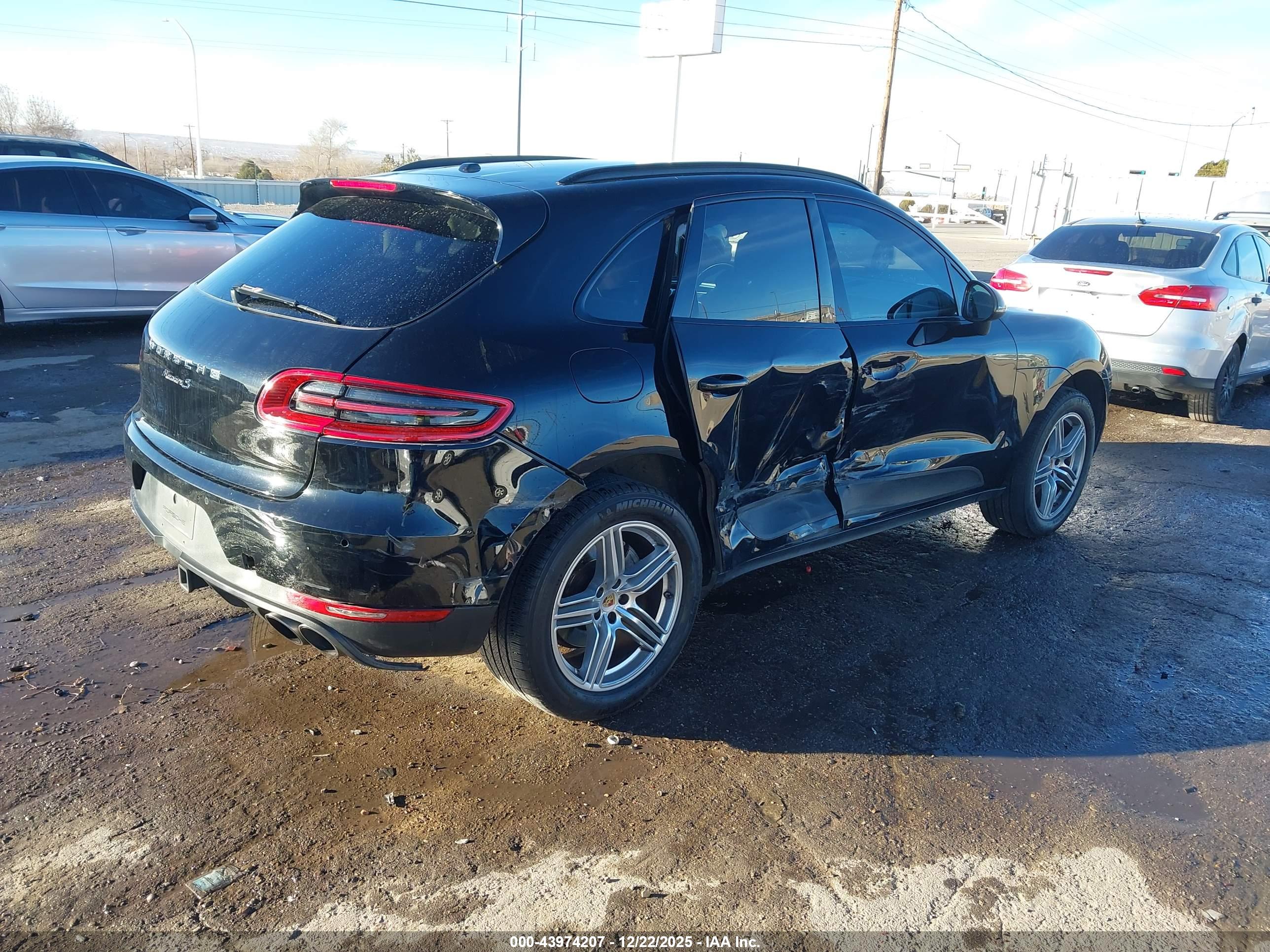 PORSCHE MACAN image 4