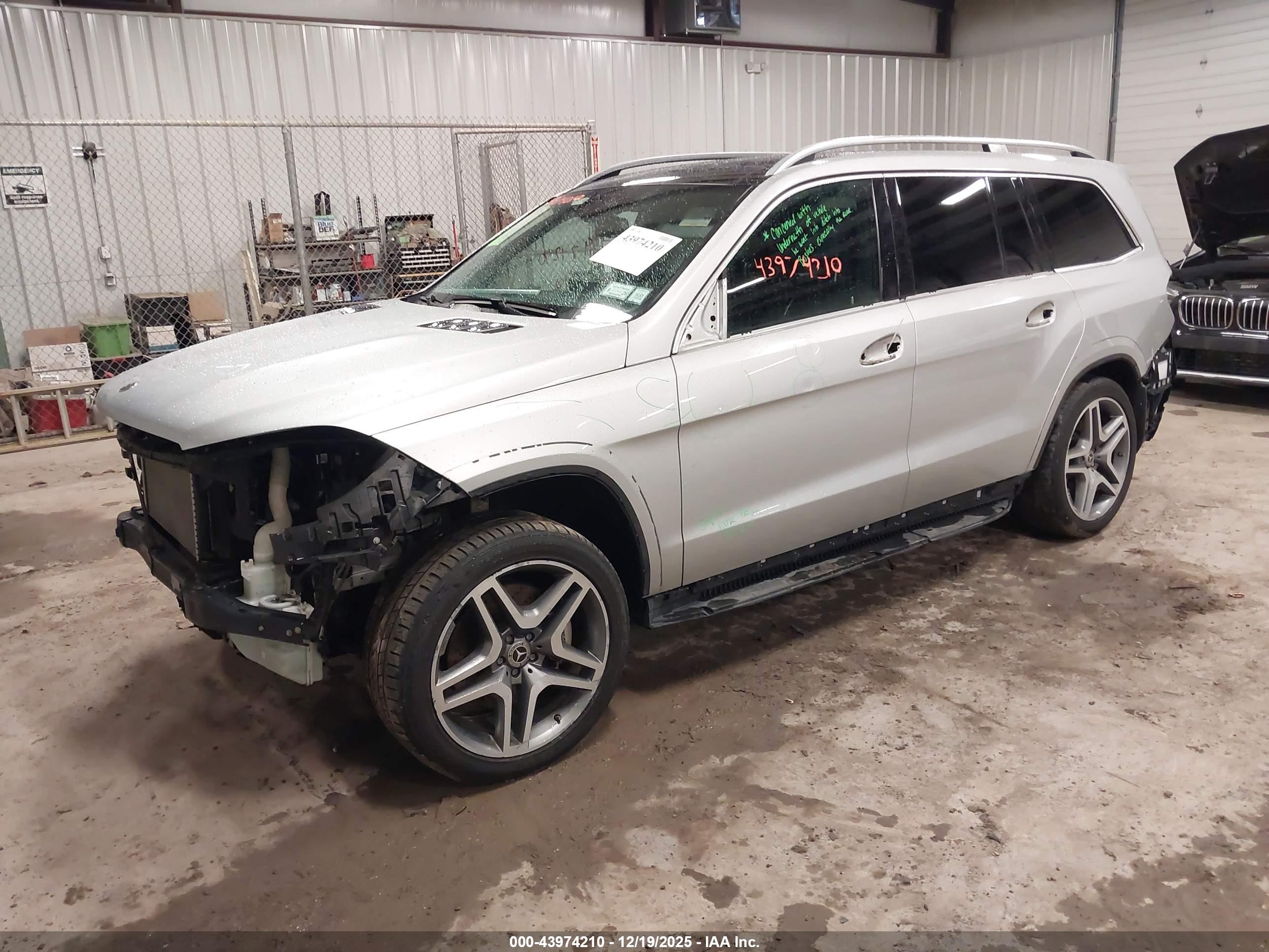 MERCEDES-BENZ GLS image 2