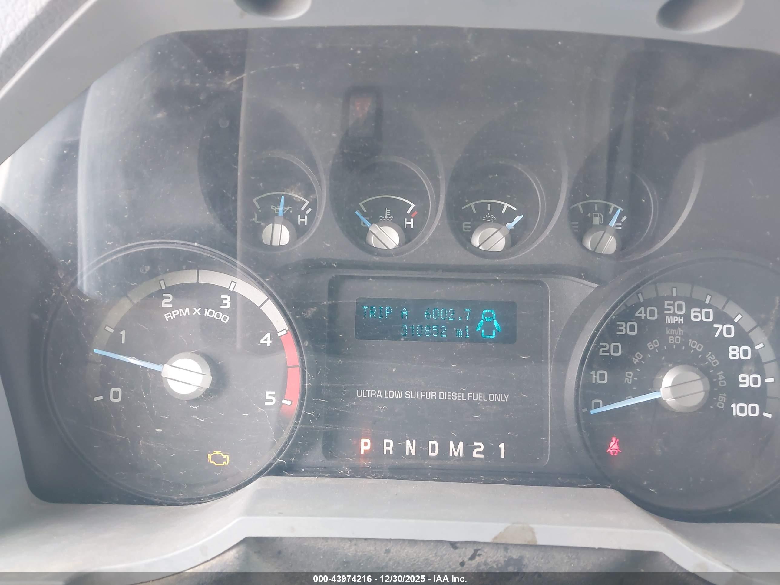 FORD F-650 image 6