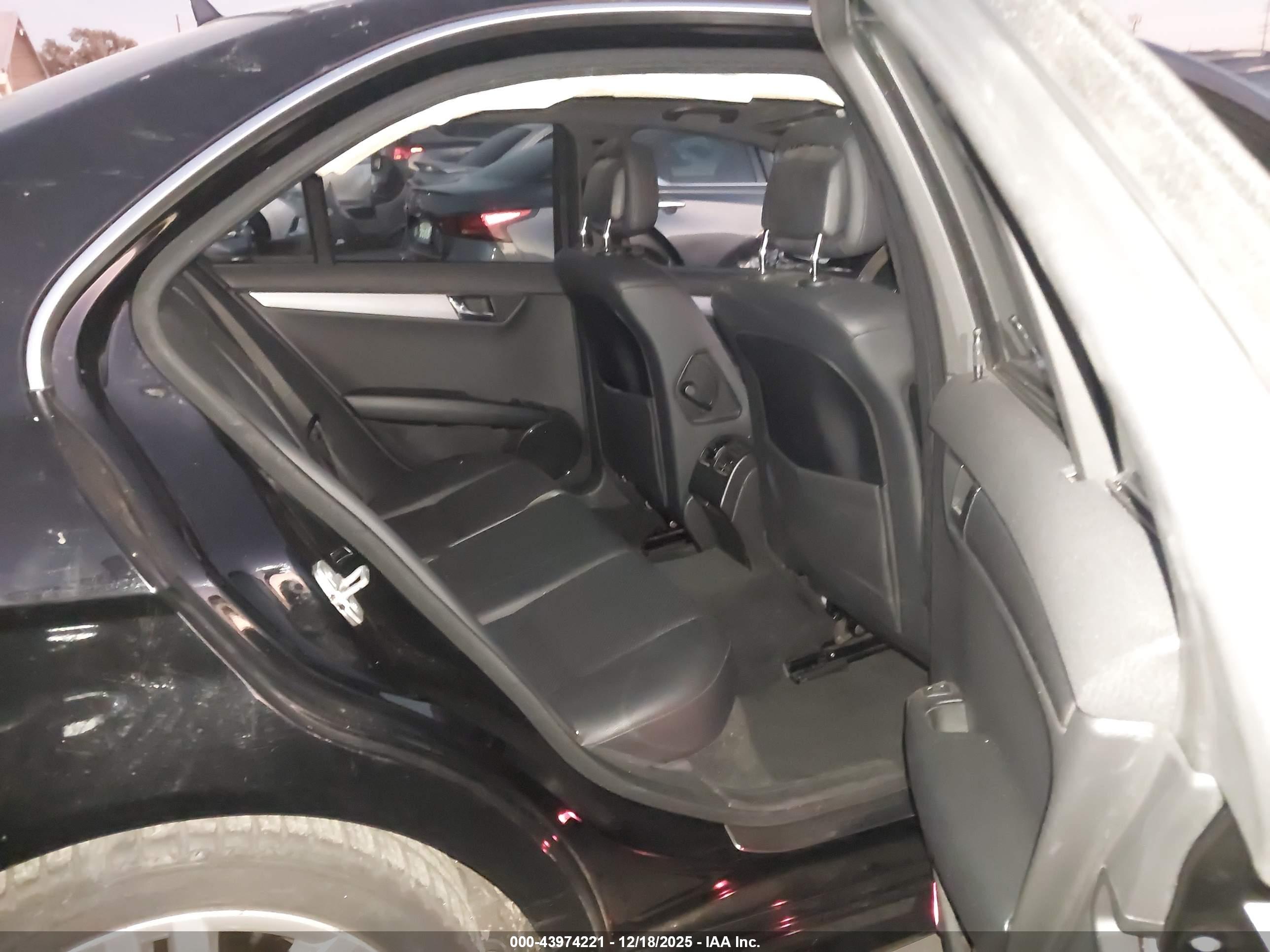 MERCEDES-BENZ C image 8