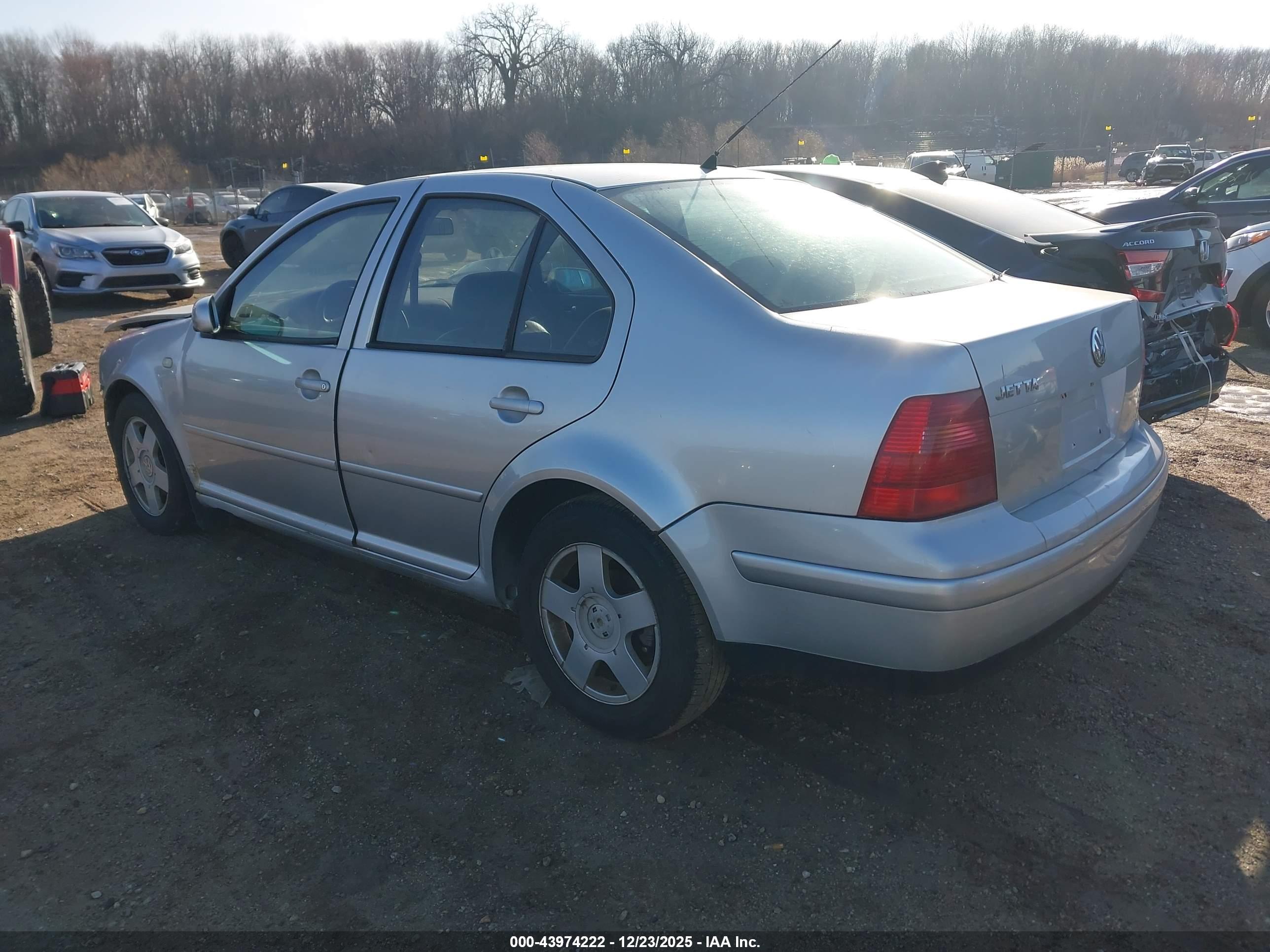 VOLKSWAGEN JETTA image 3