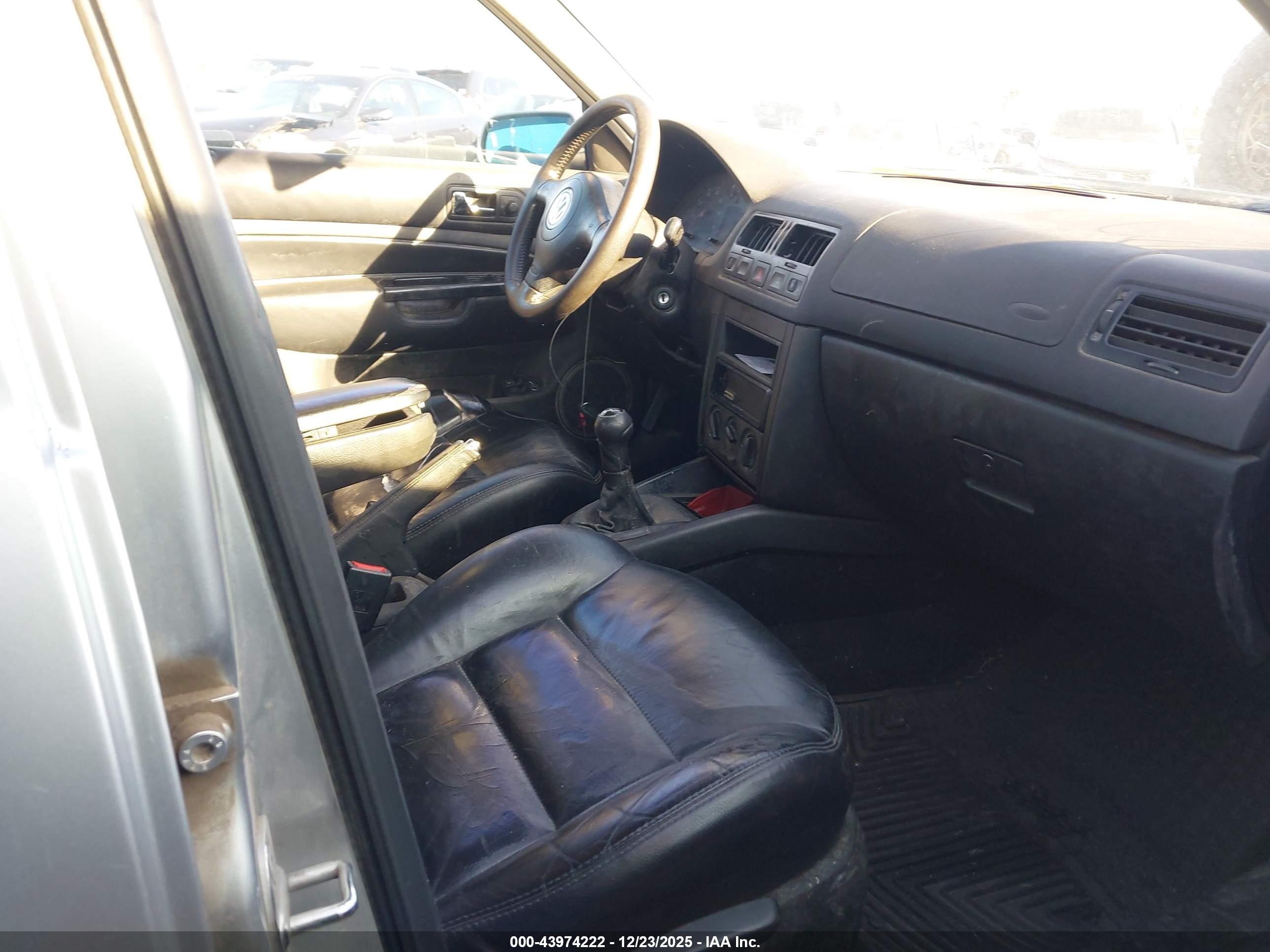 VOLKSWAGEN JETTA image 5