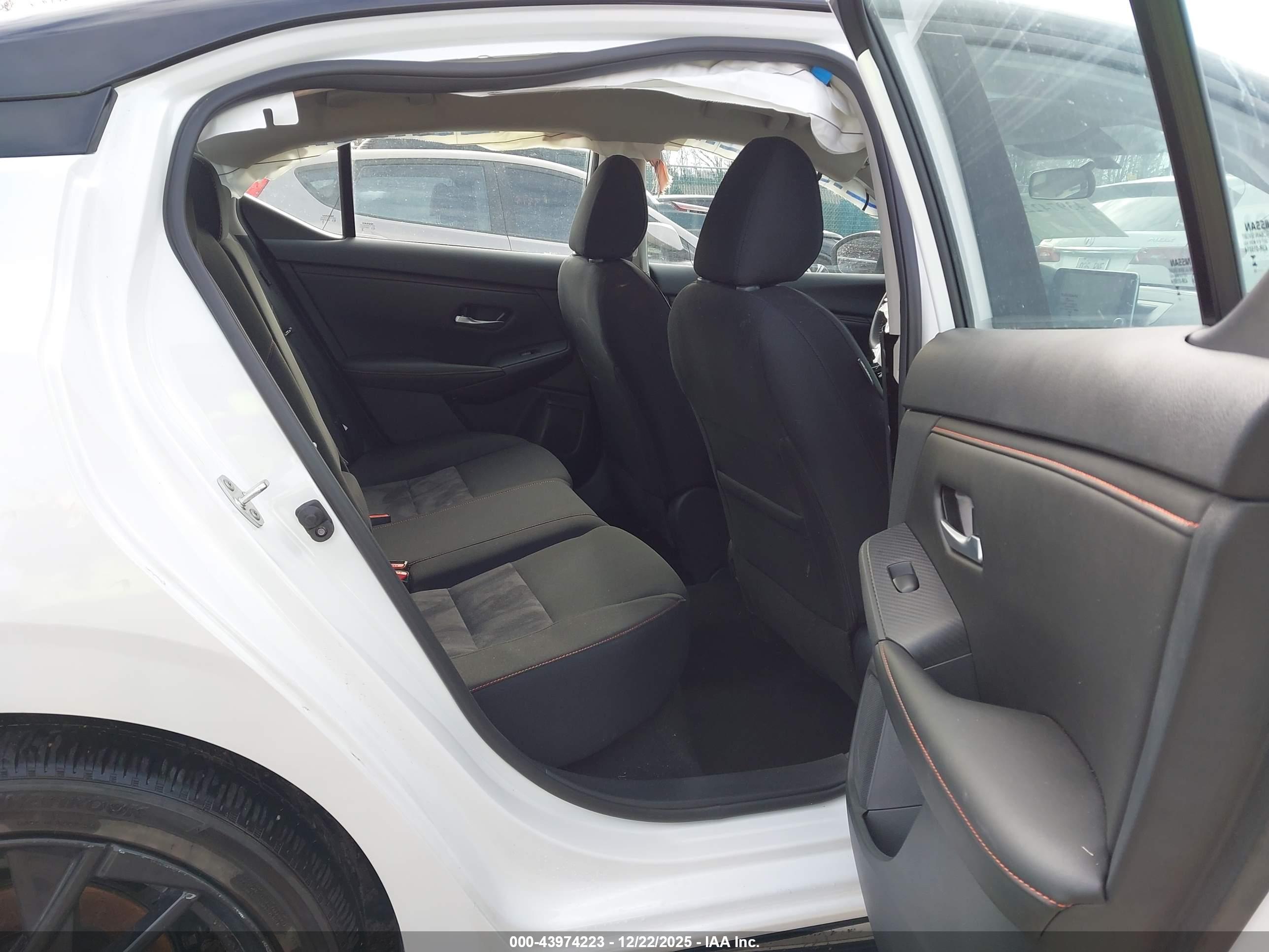NISSAN SENTRA image 8