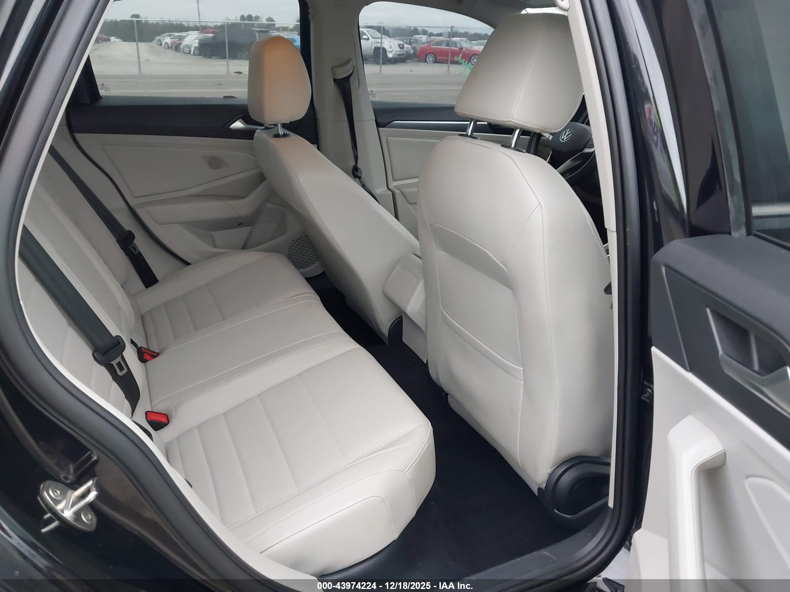 VOLKSWAGEN JETTA image 8