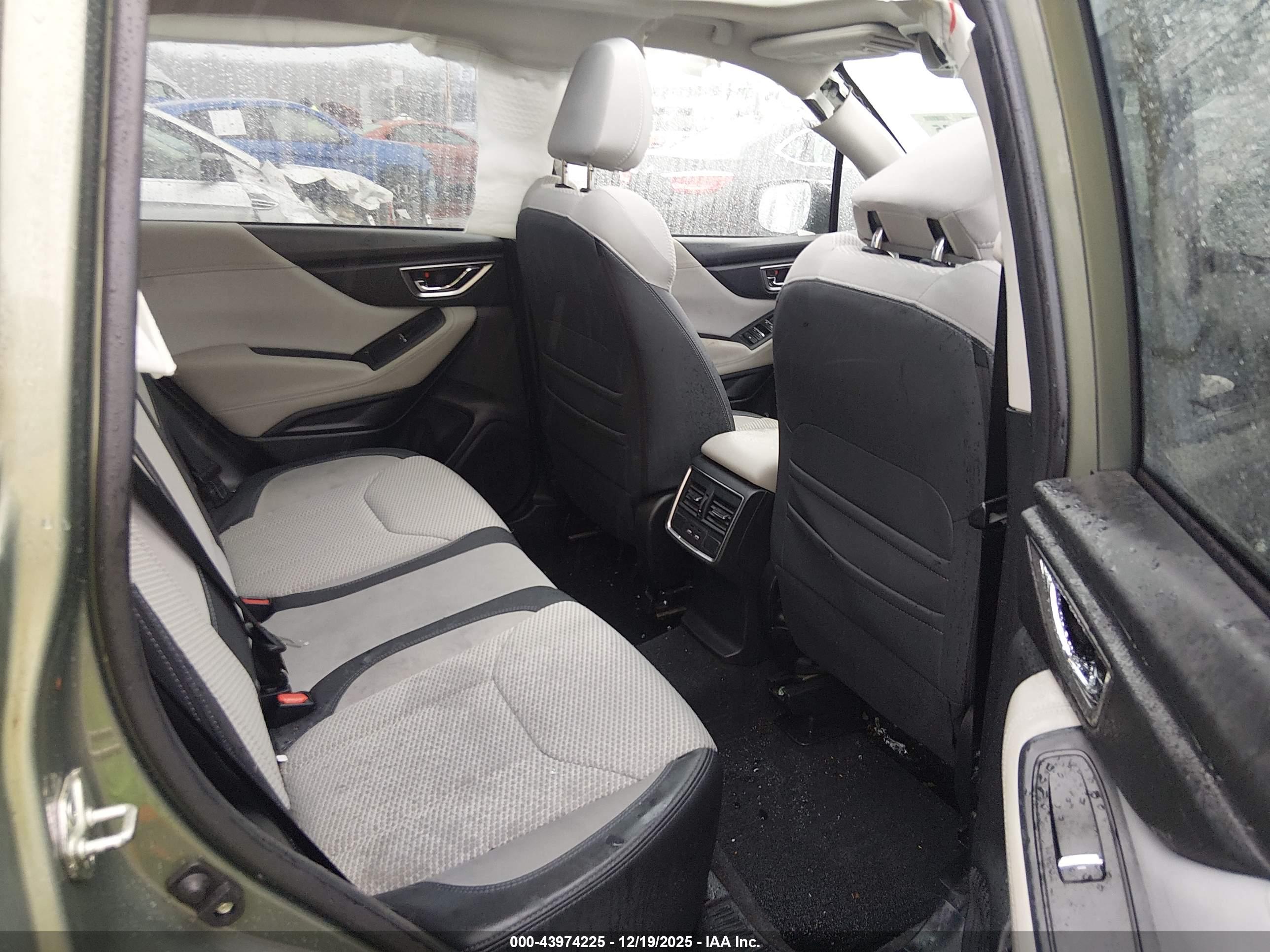SUBARU FORESTER image 8