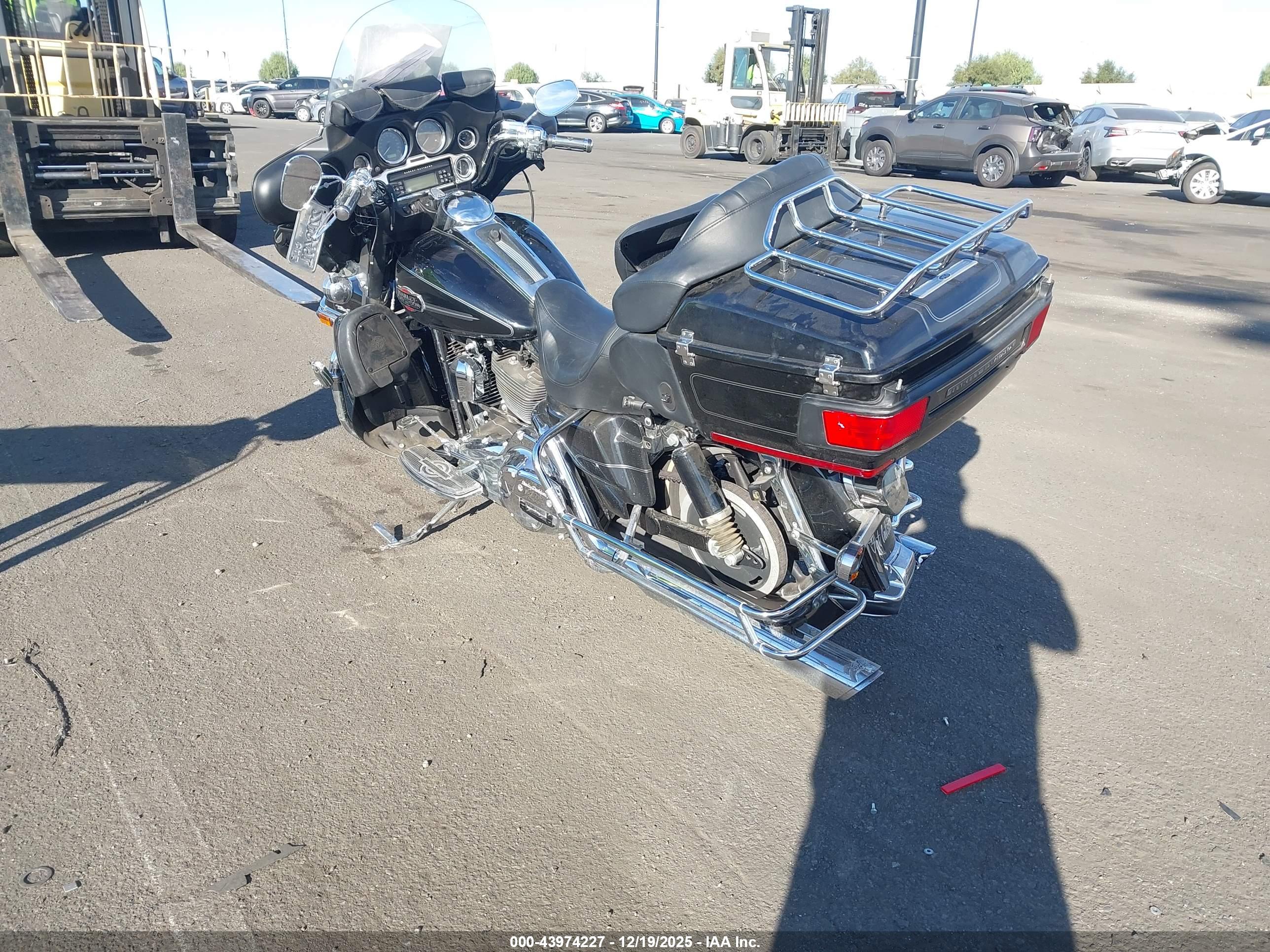 HARLEY-DAVIDSON FLHTCUI image 3