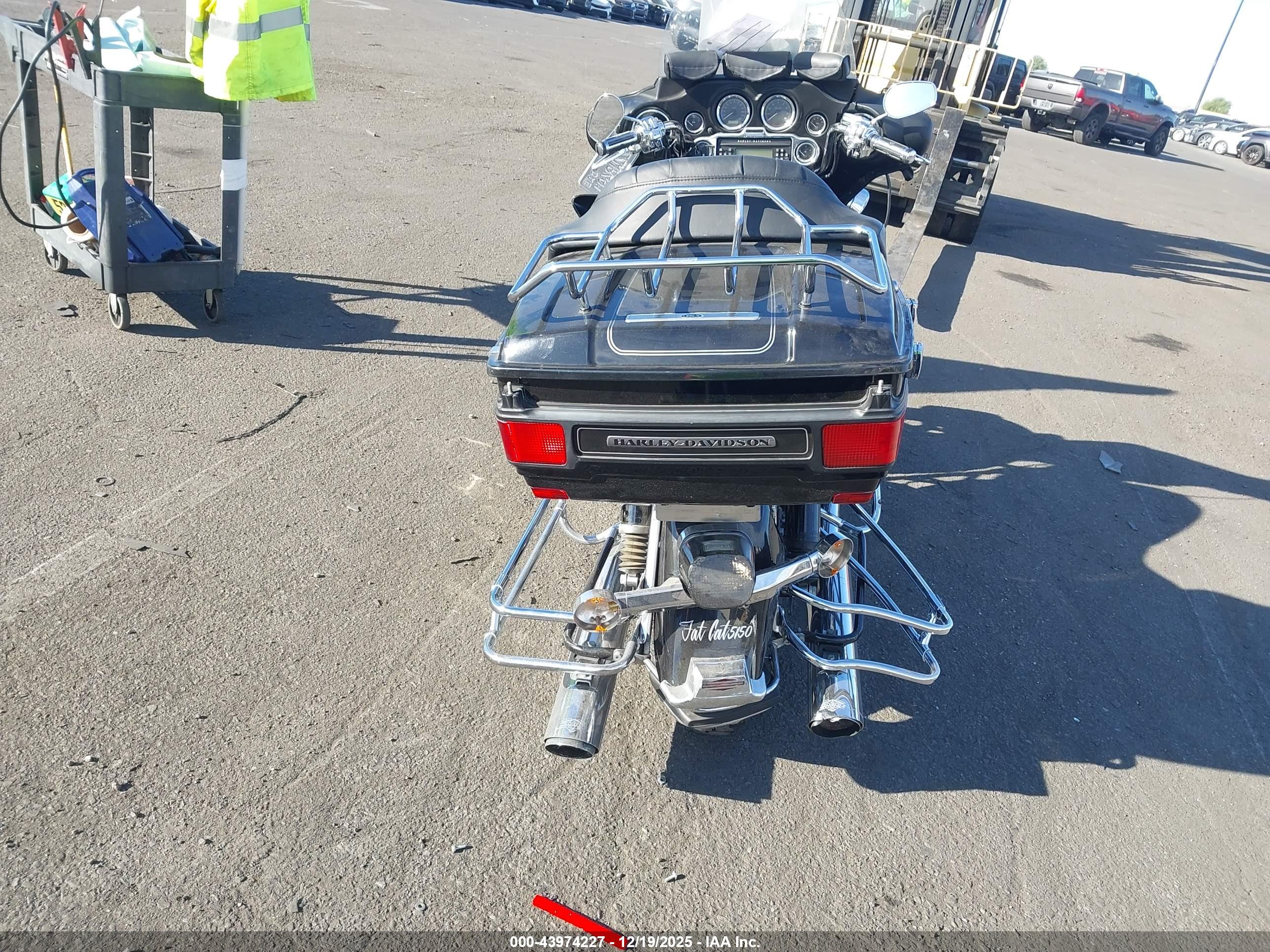 HARLEY-DAVIDSON FLHTCUI image 6