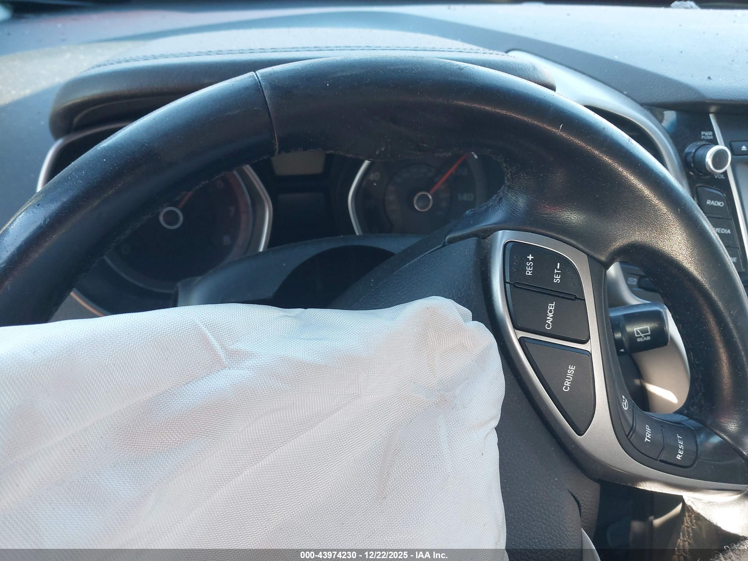 HYUNDAI ELANTRA image 7