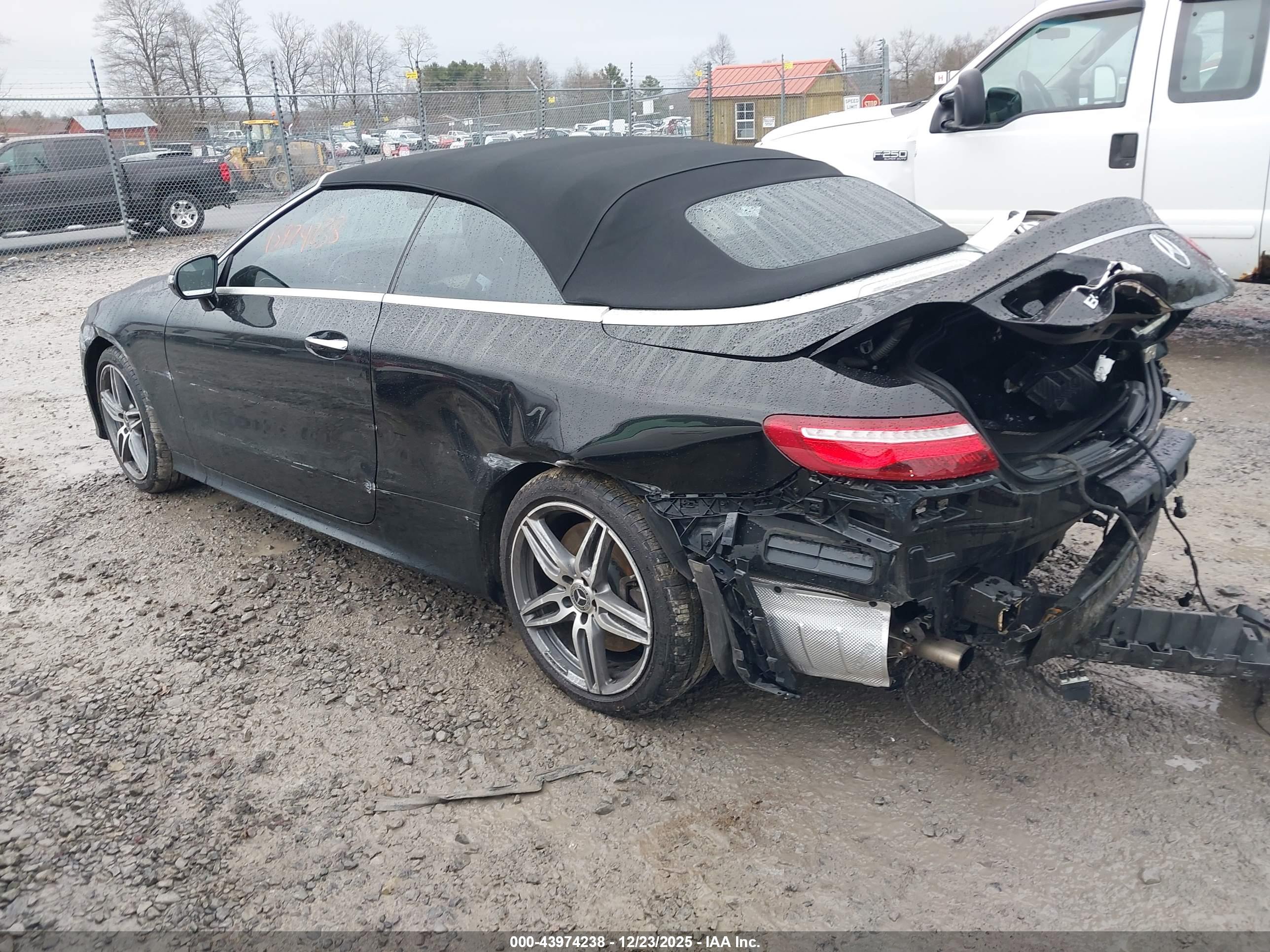 MERCEDES-BENZ E image 3