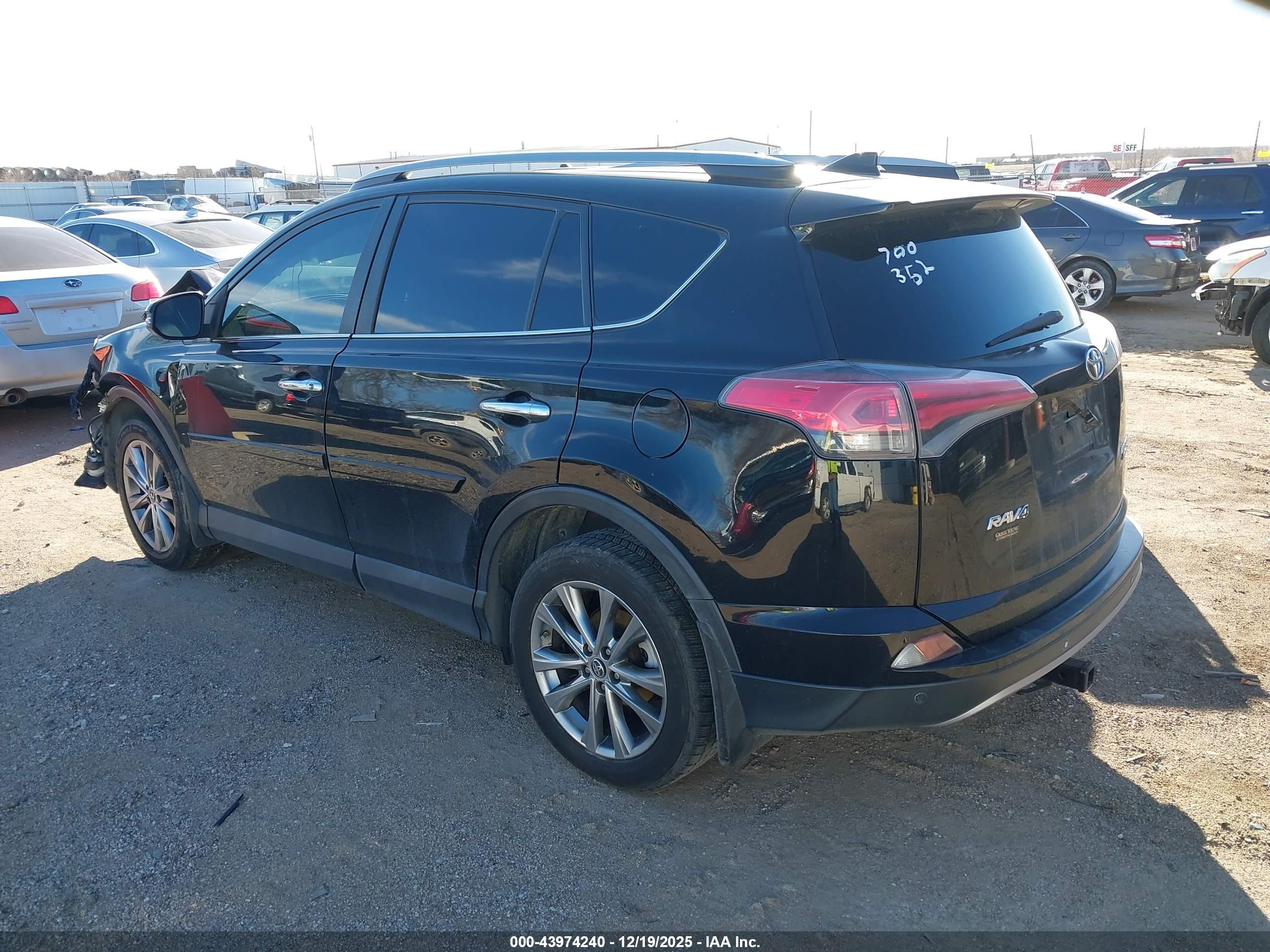 TOYOTA RAV4 image 3