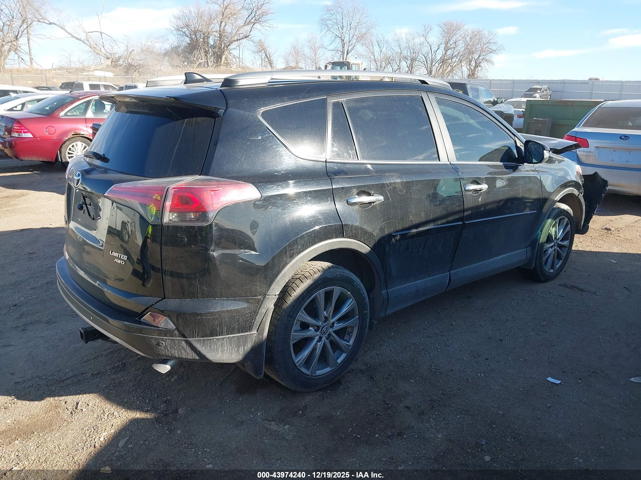 TOYOTA RAV4 image 4