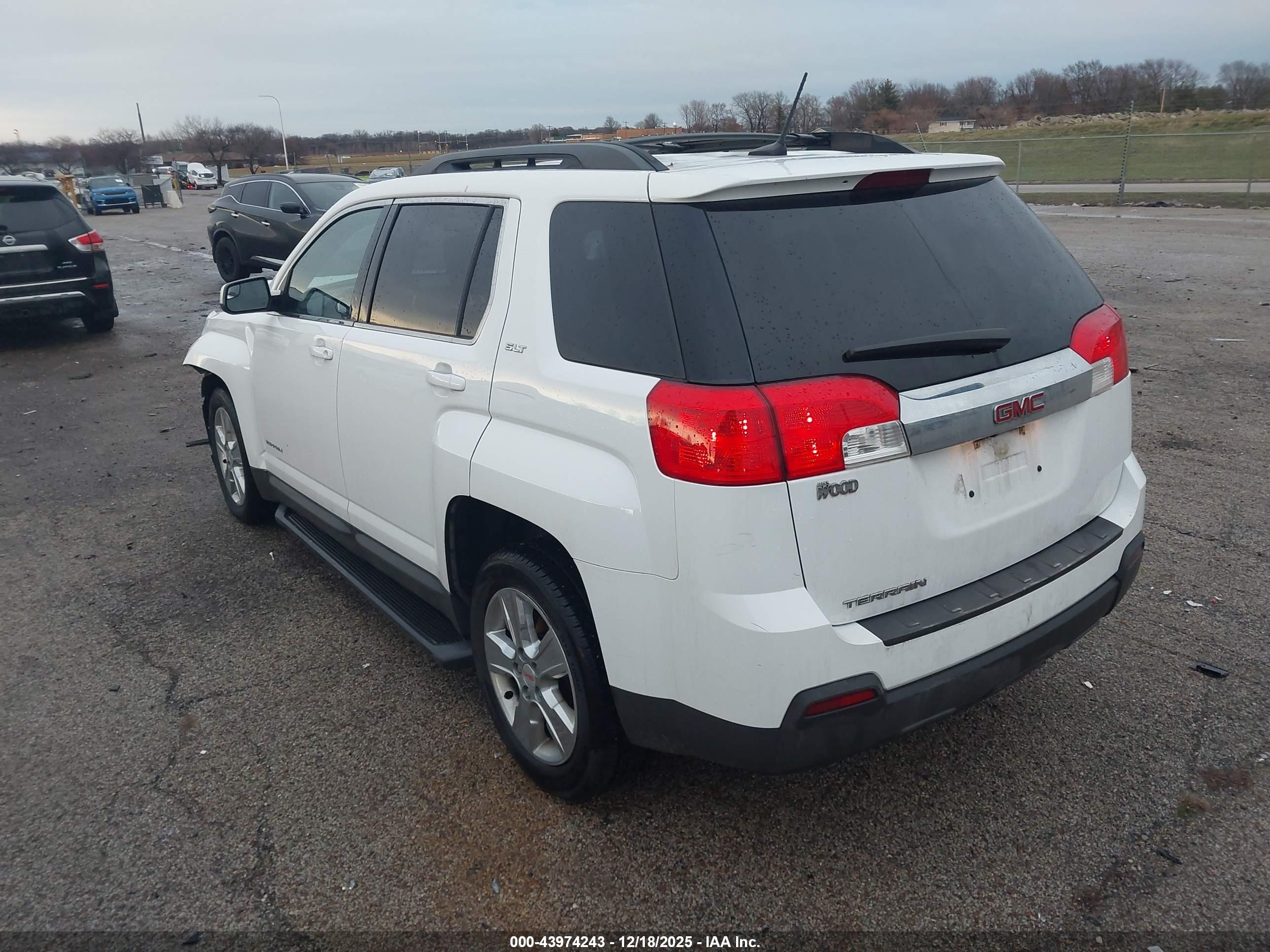 GMC TERRAIN image 3