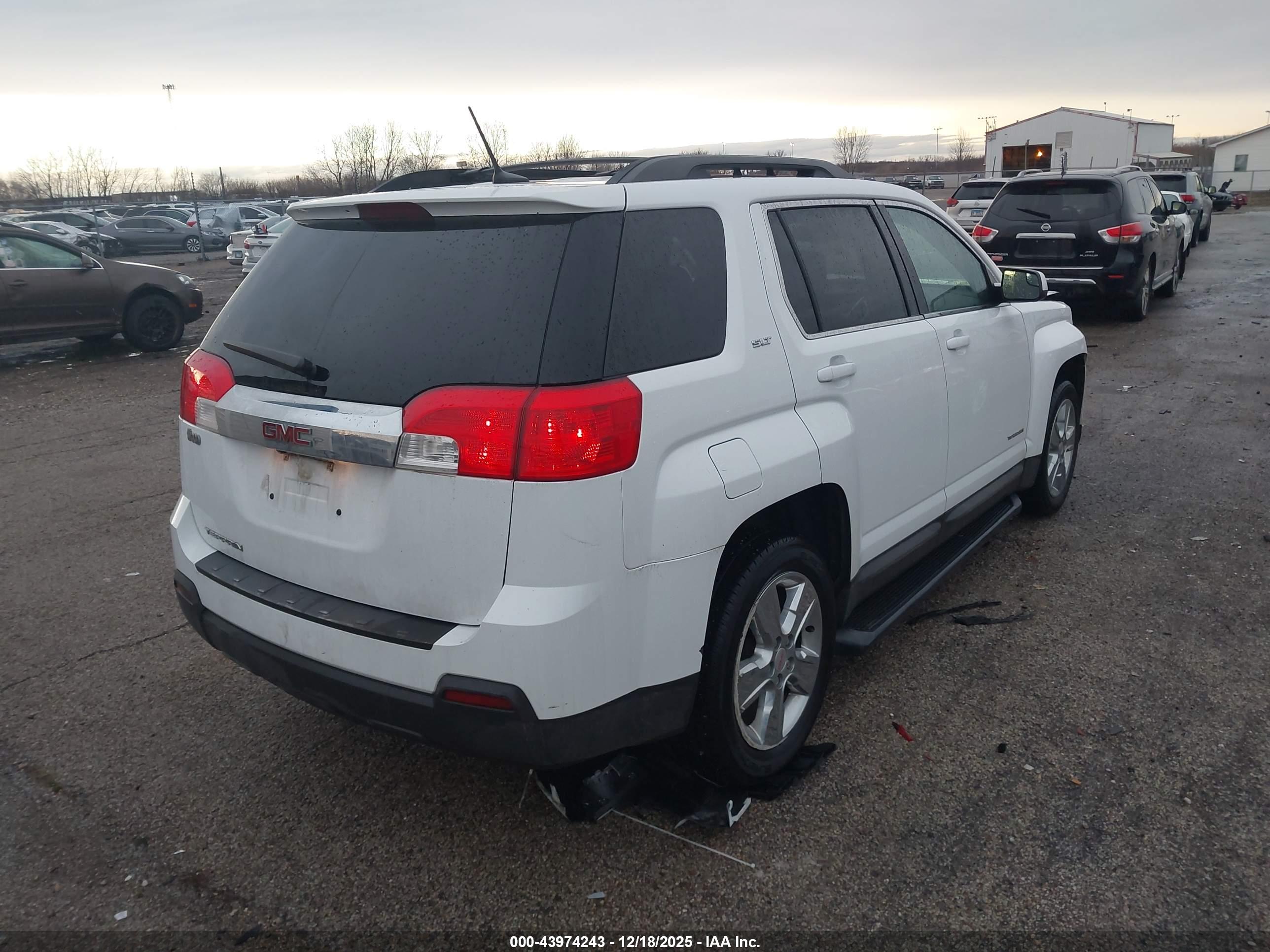 GMC TERRAIN image 4