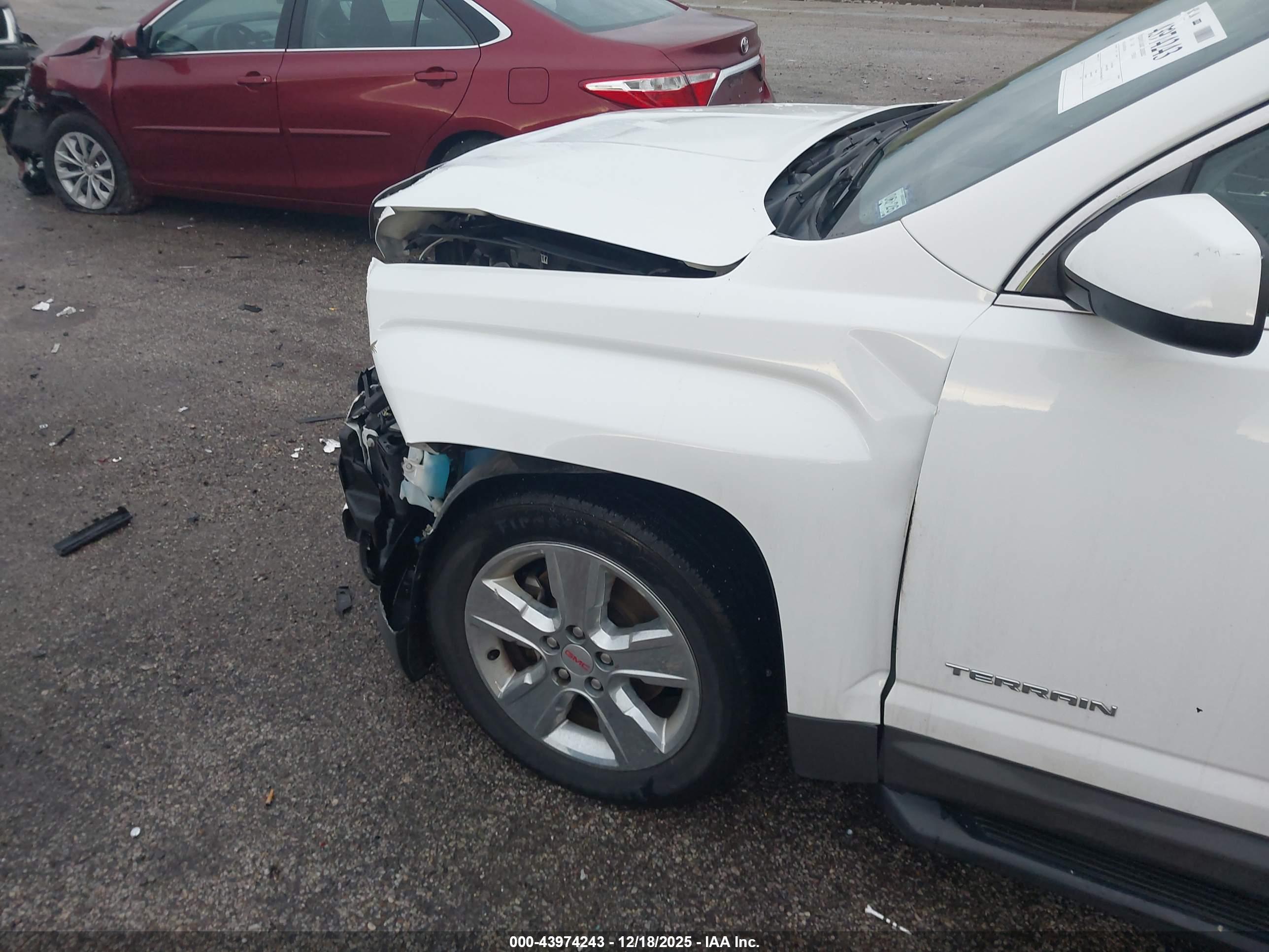 GMC TERRAIN image 6