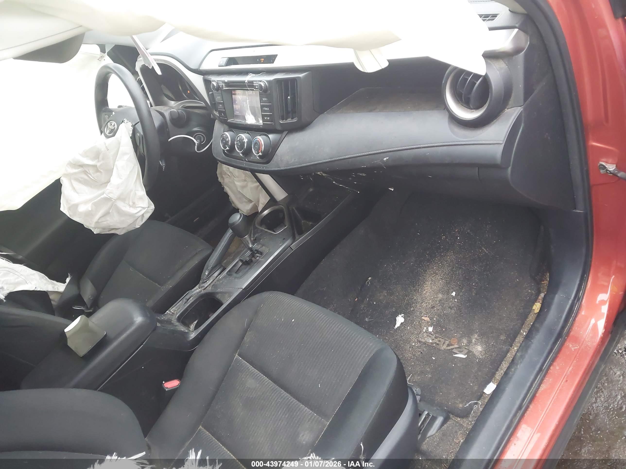 TOYOTA RAV4 image 5
