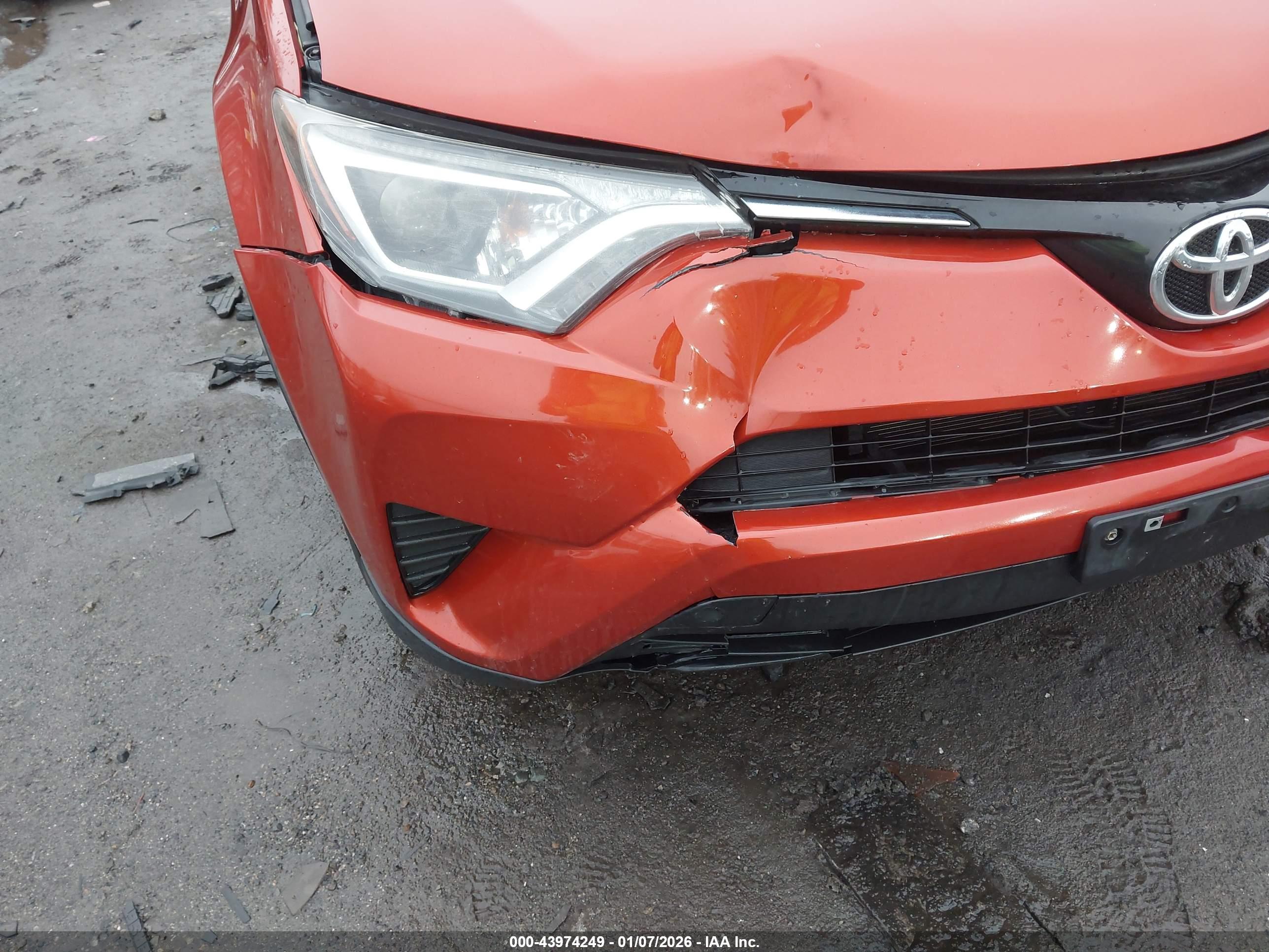 TOYOTA RAV4 image 6