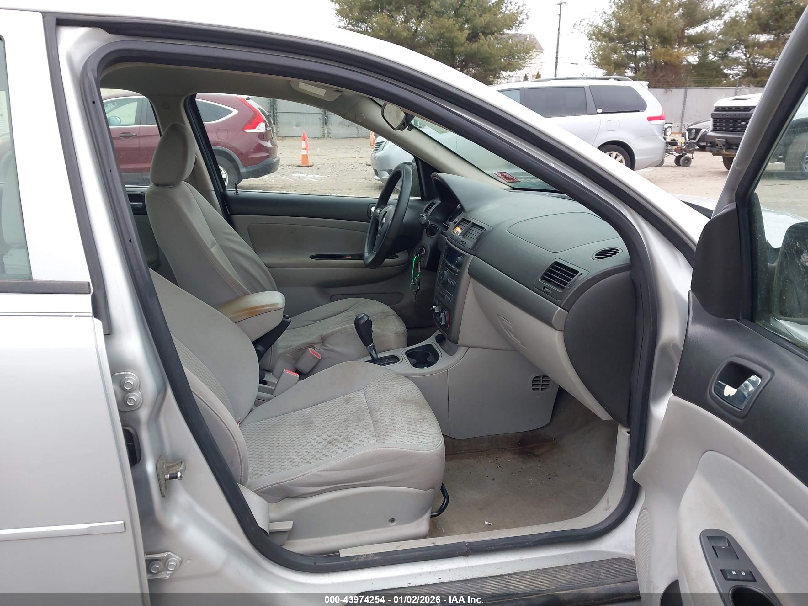 CHEVROLET COBALT image 5