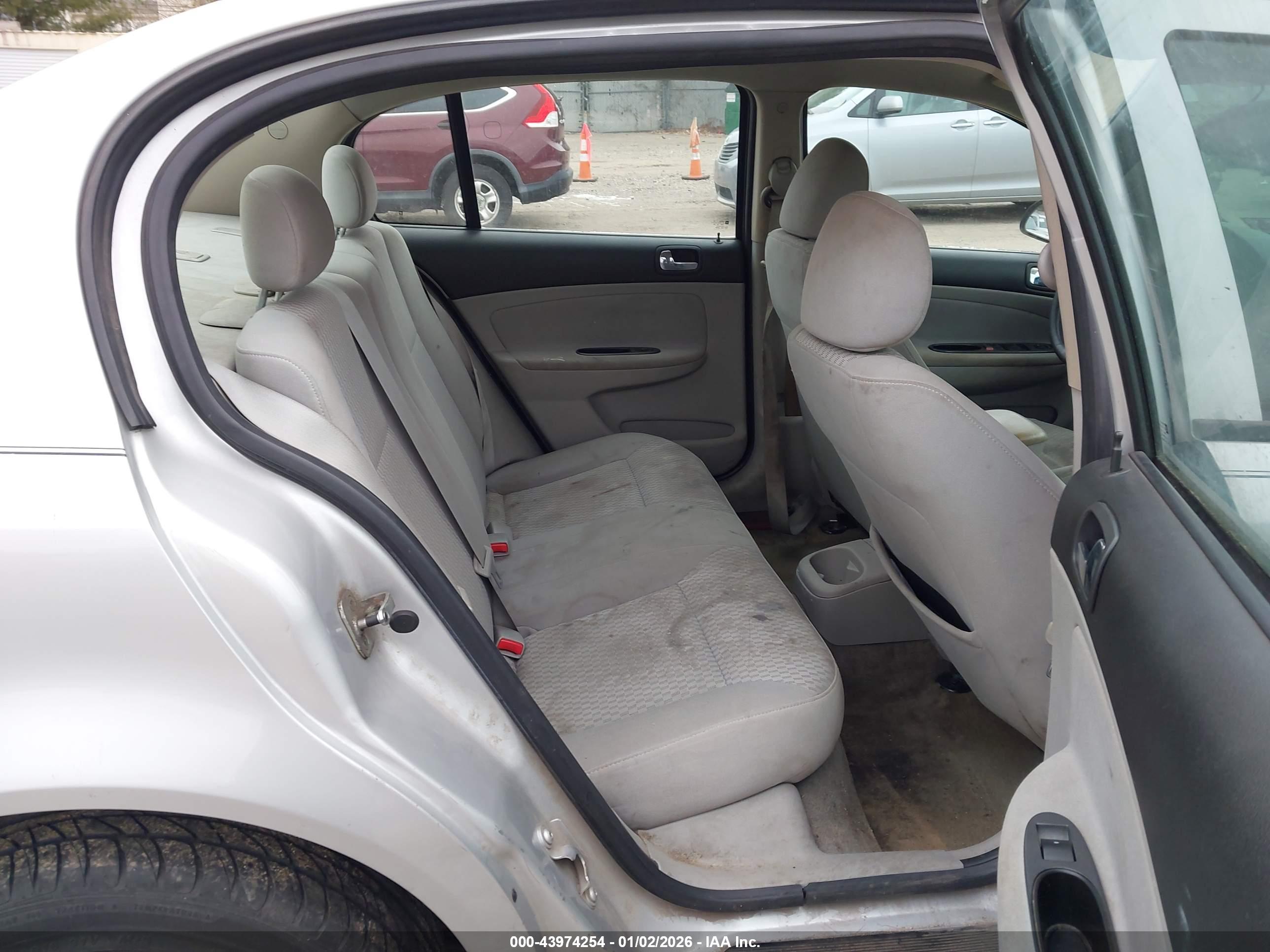 CHEVROLET COBALT image 8