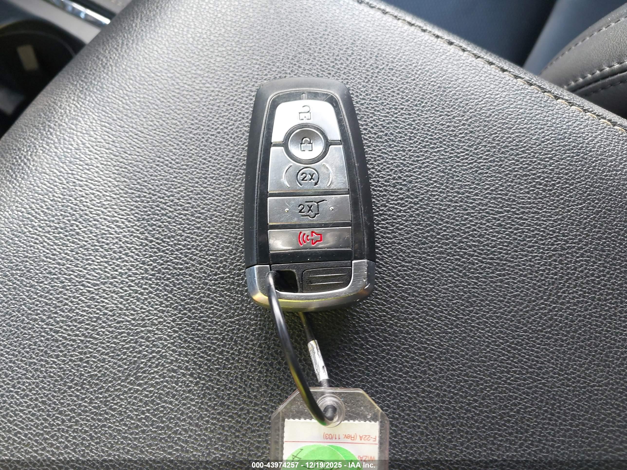 FORD EXPEDITION image 11