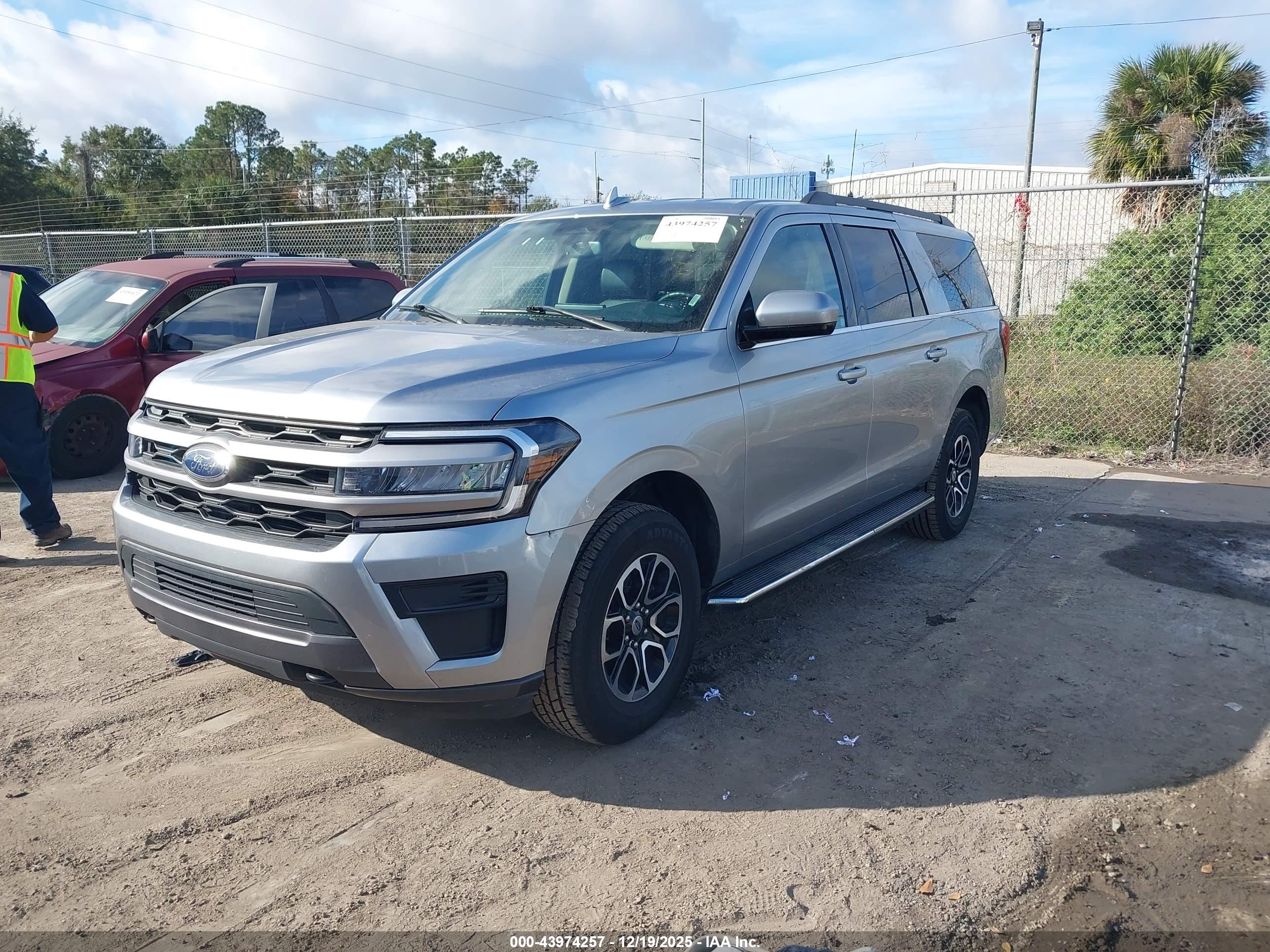 FORD EXPEDITION image 2