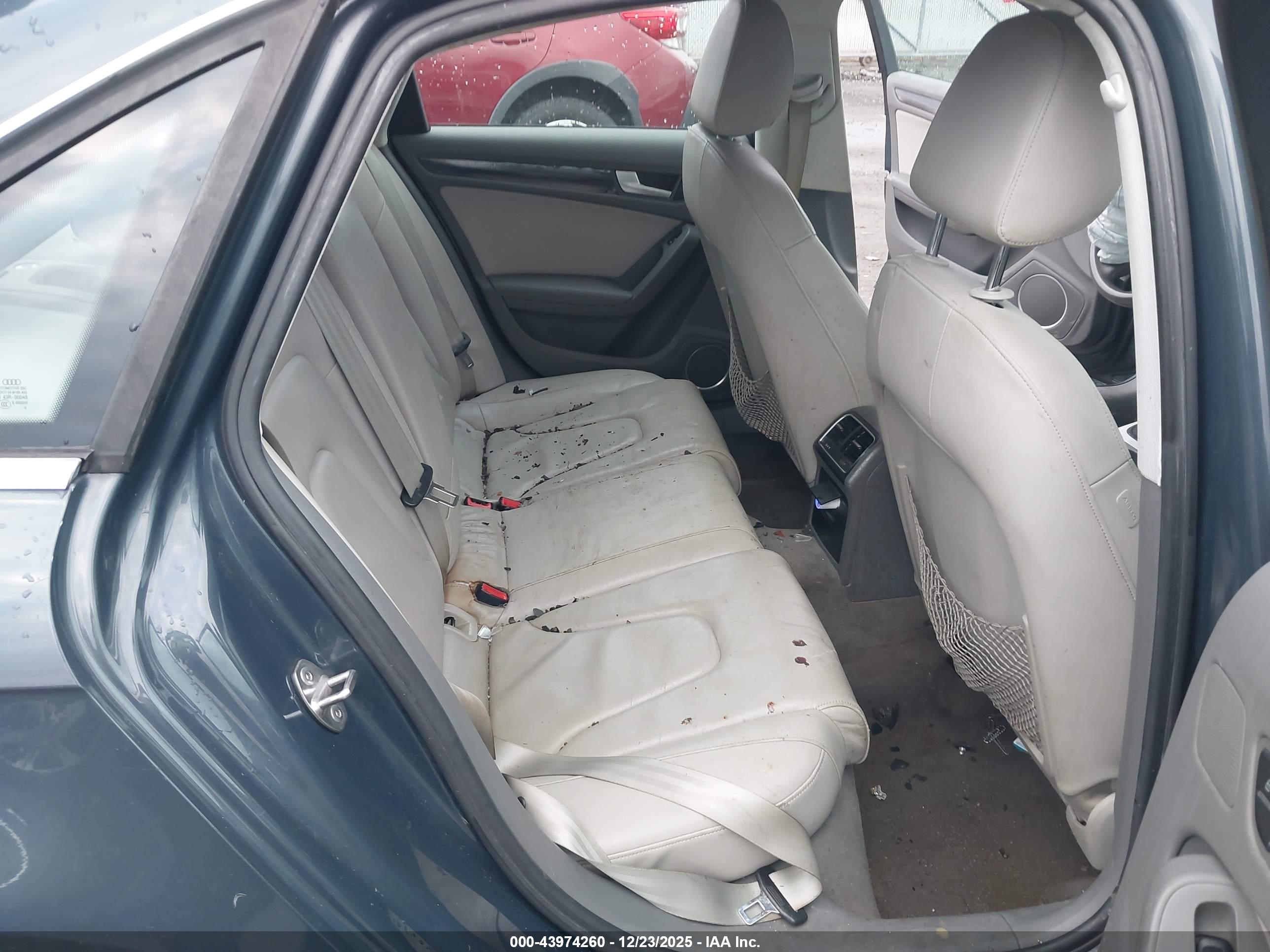 AUDI A4 image 8