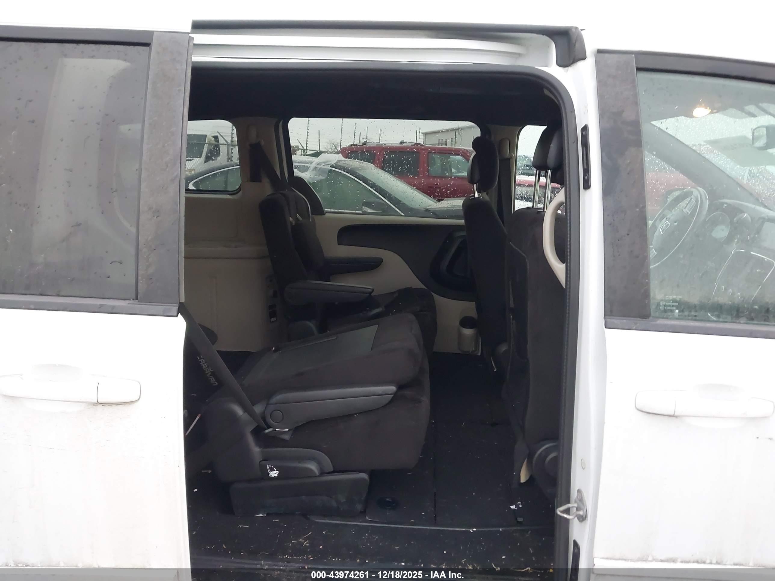 DODGE GRAND image 8