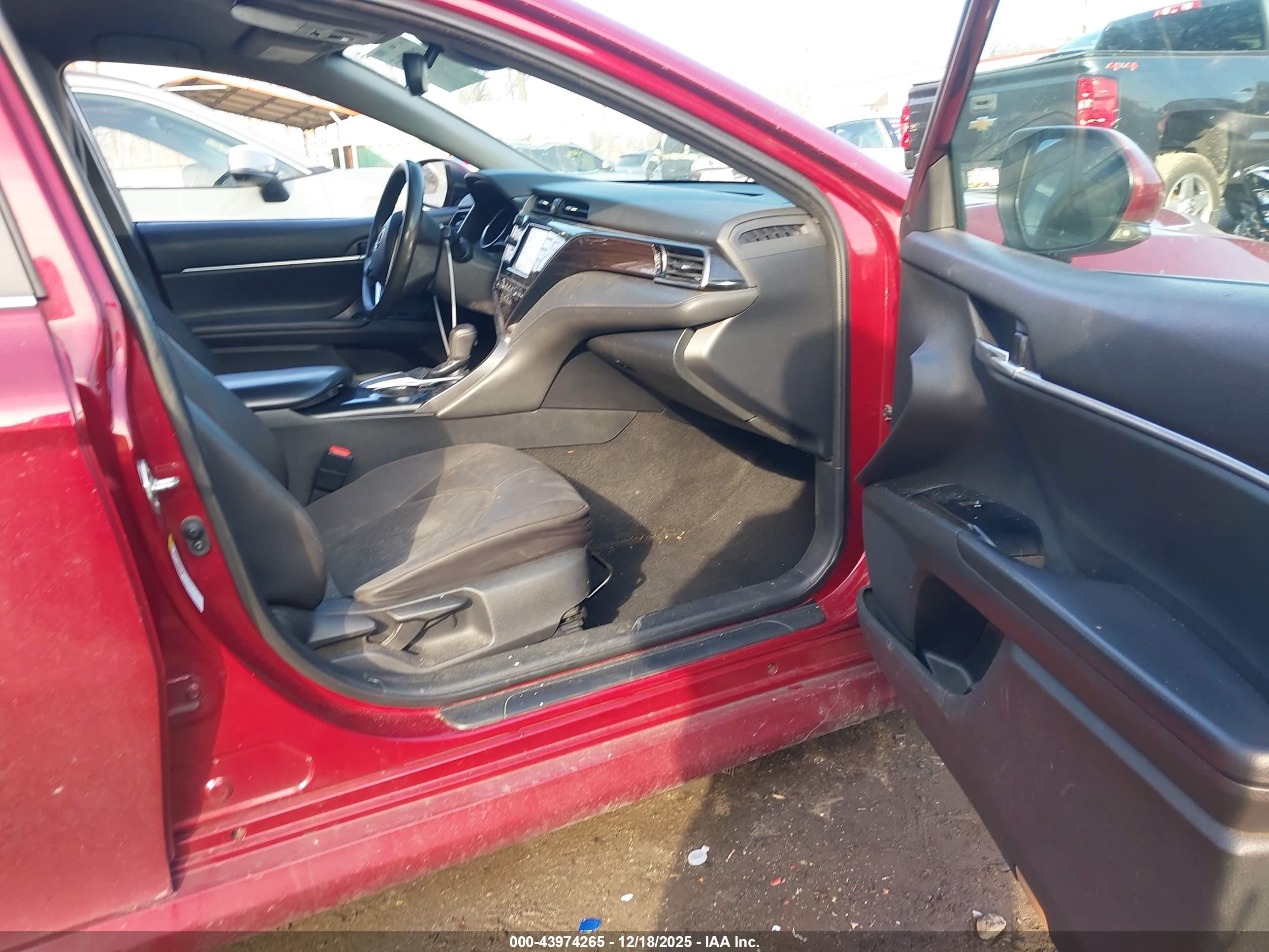 TOYOTA CAMRY image 5