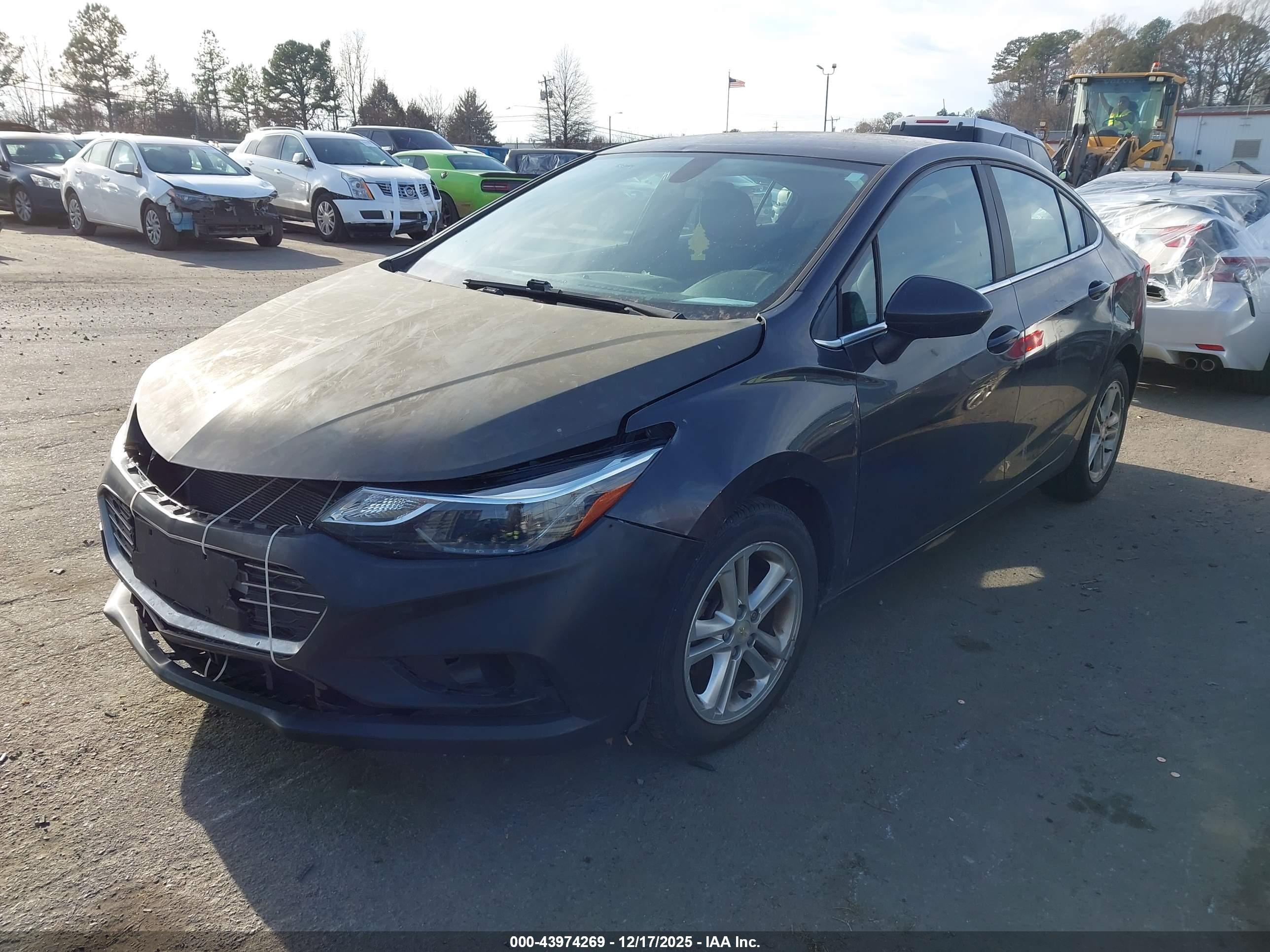 CHEVROLET CRUZE image 2