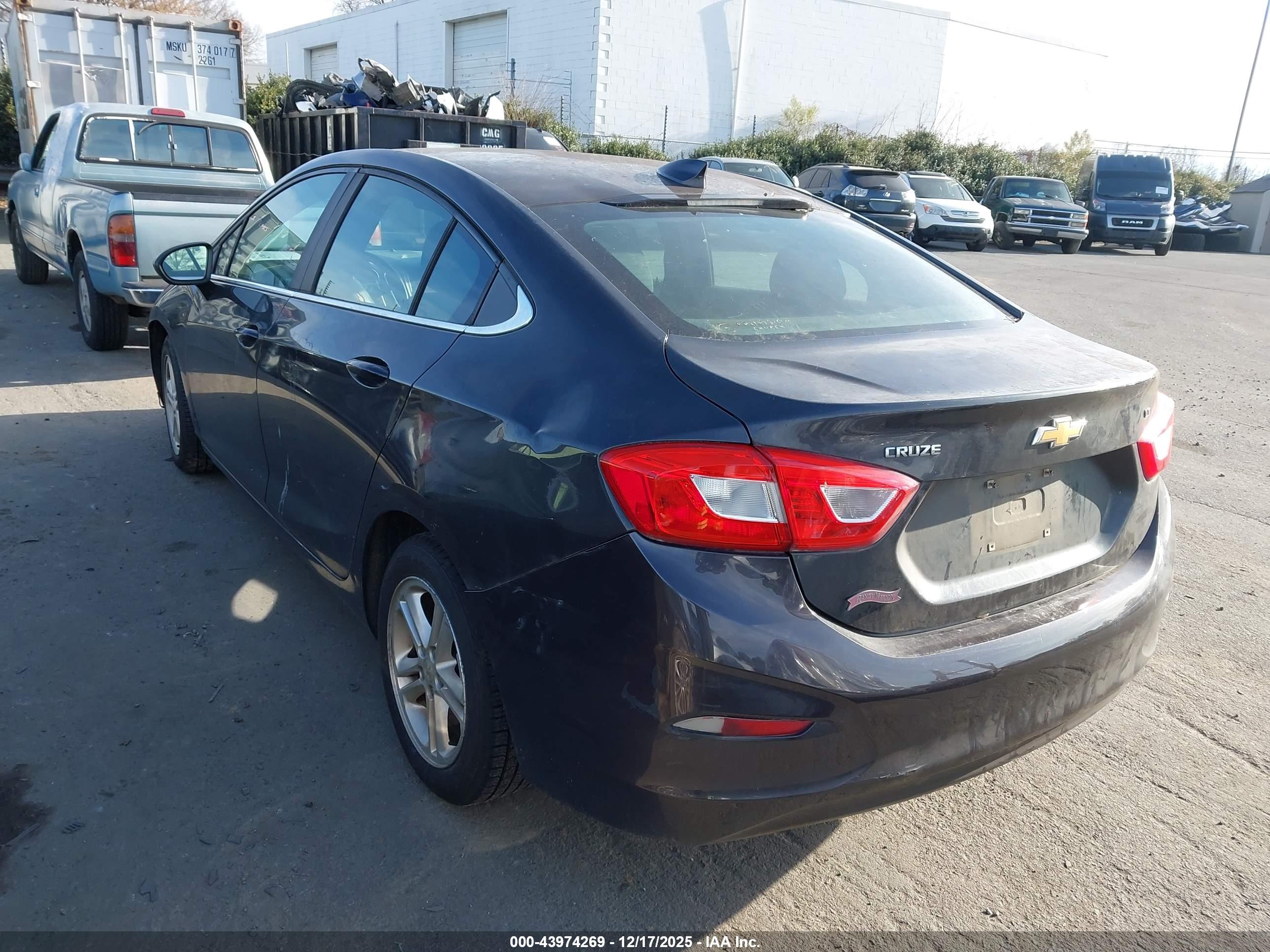 CHEVROLET CRUZE image 3