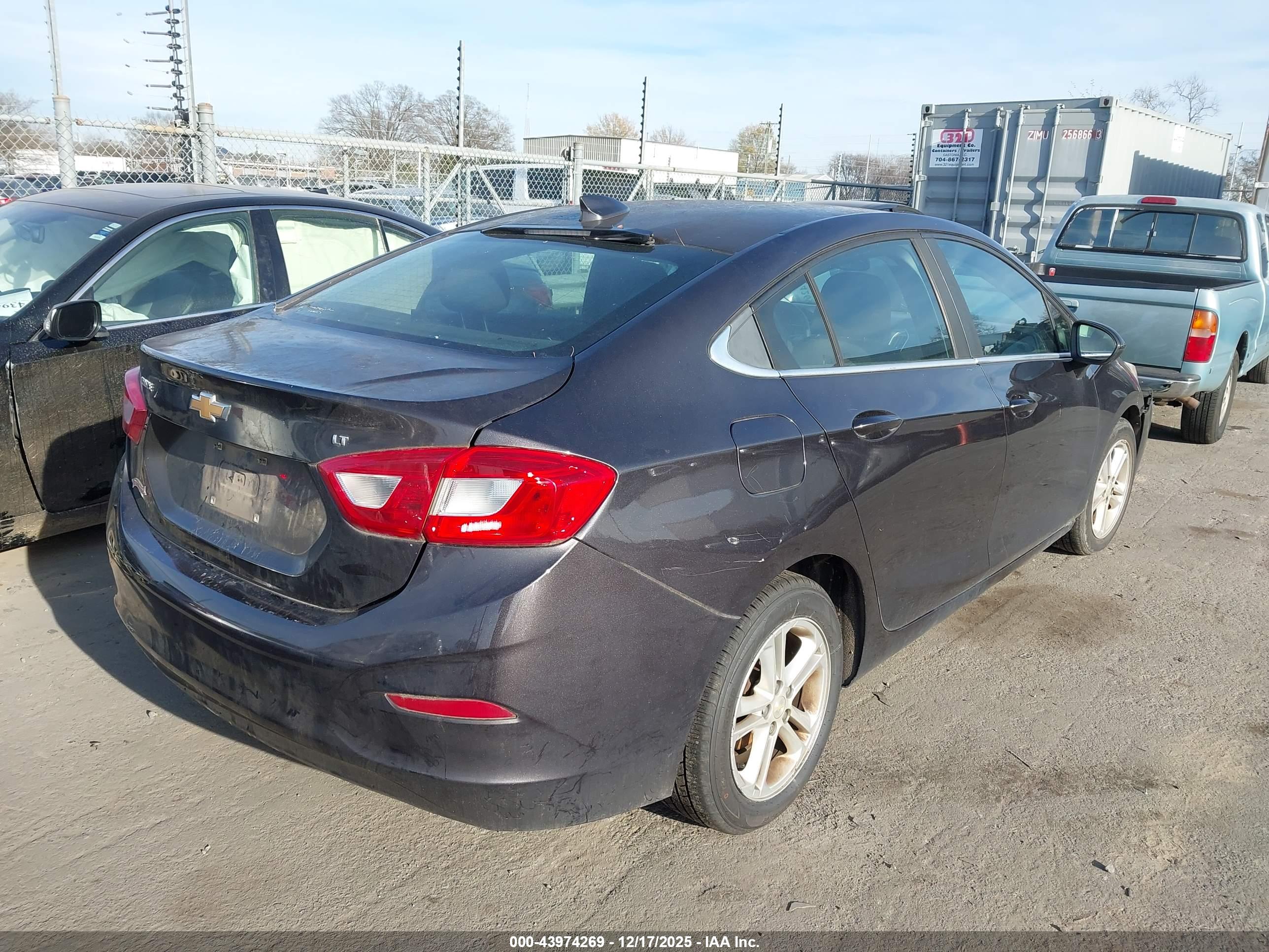 CHEVROLET CRUZE image 4