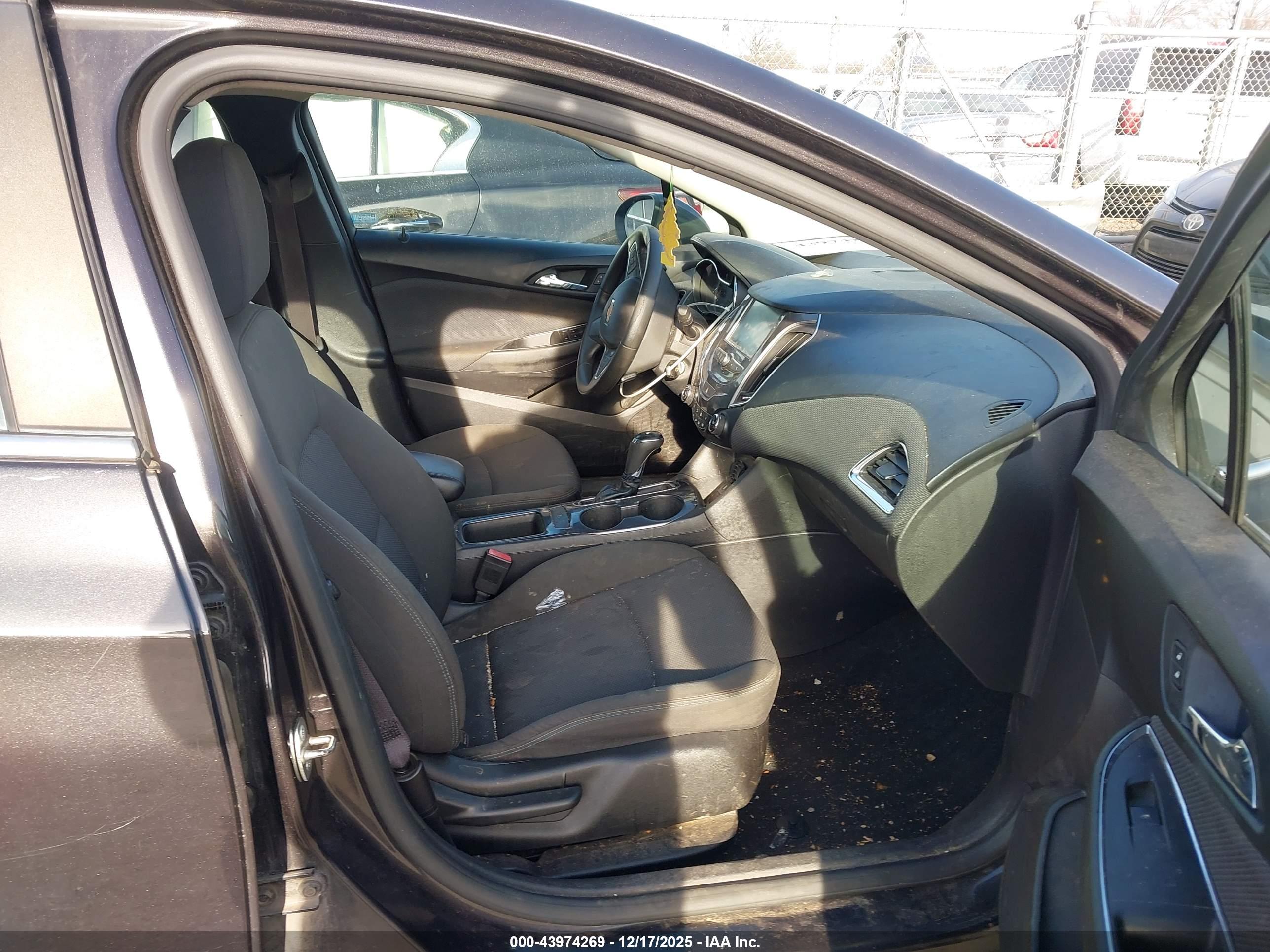 CHEVROLET CRUZE image 5