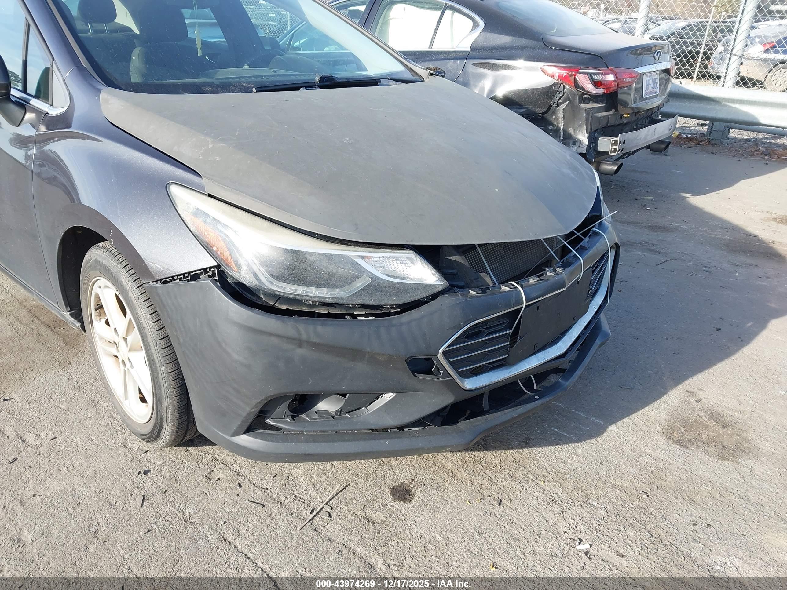 CHEVROLET CRUZE image 6
