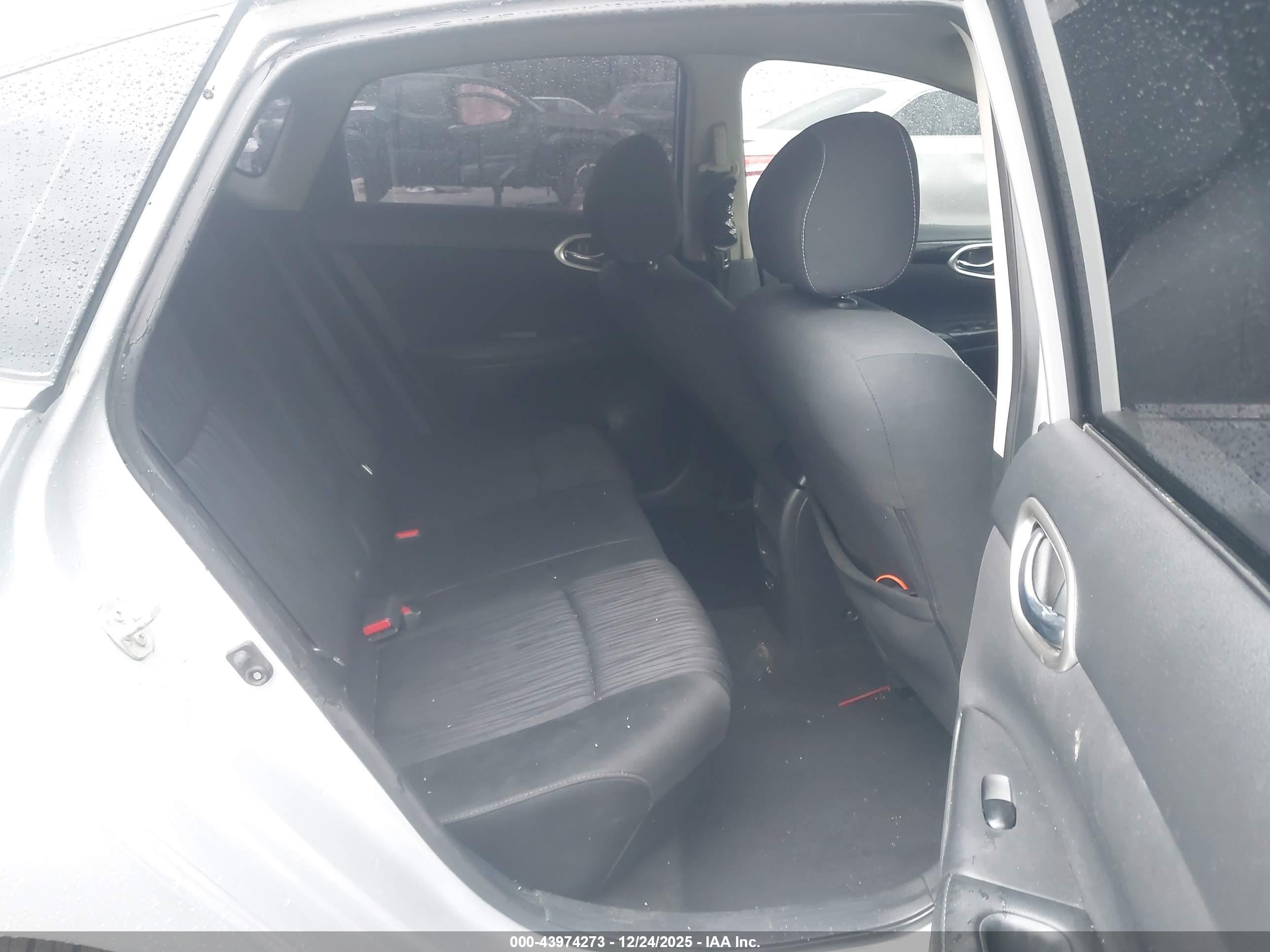 NISSAN SENTRA image 8
