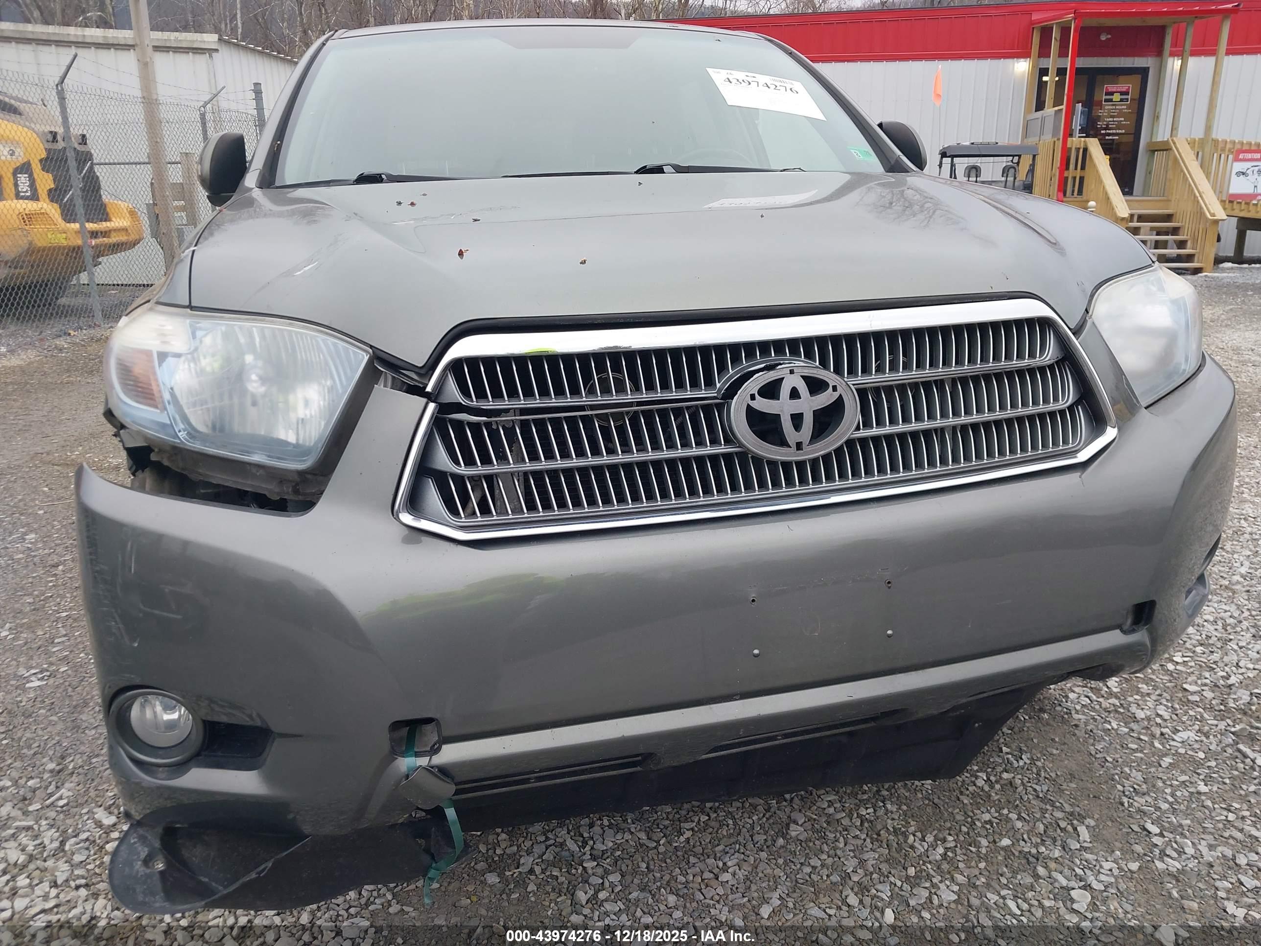 TOYOTA HIGHLANDER image 6