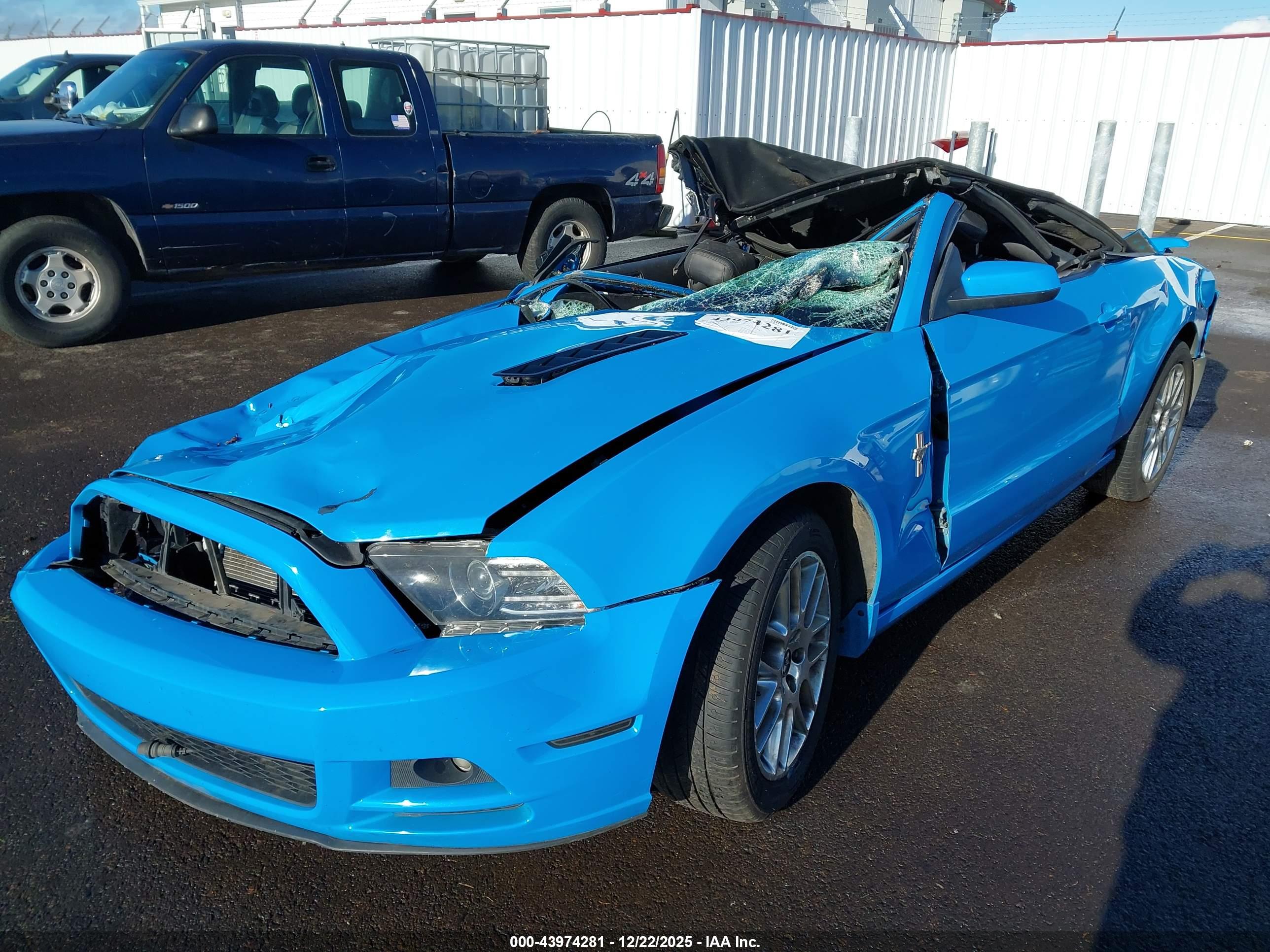 FORD MUSTANG image 2